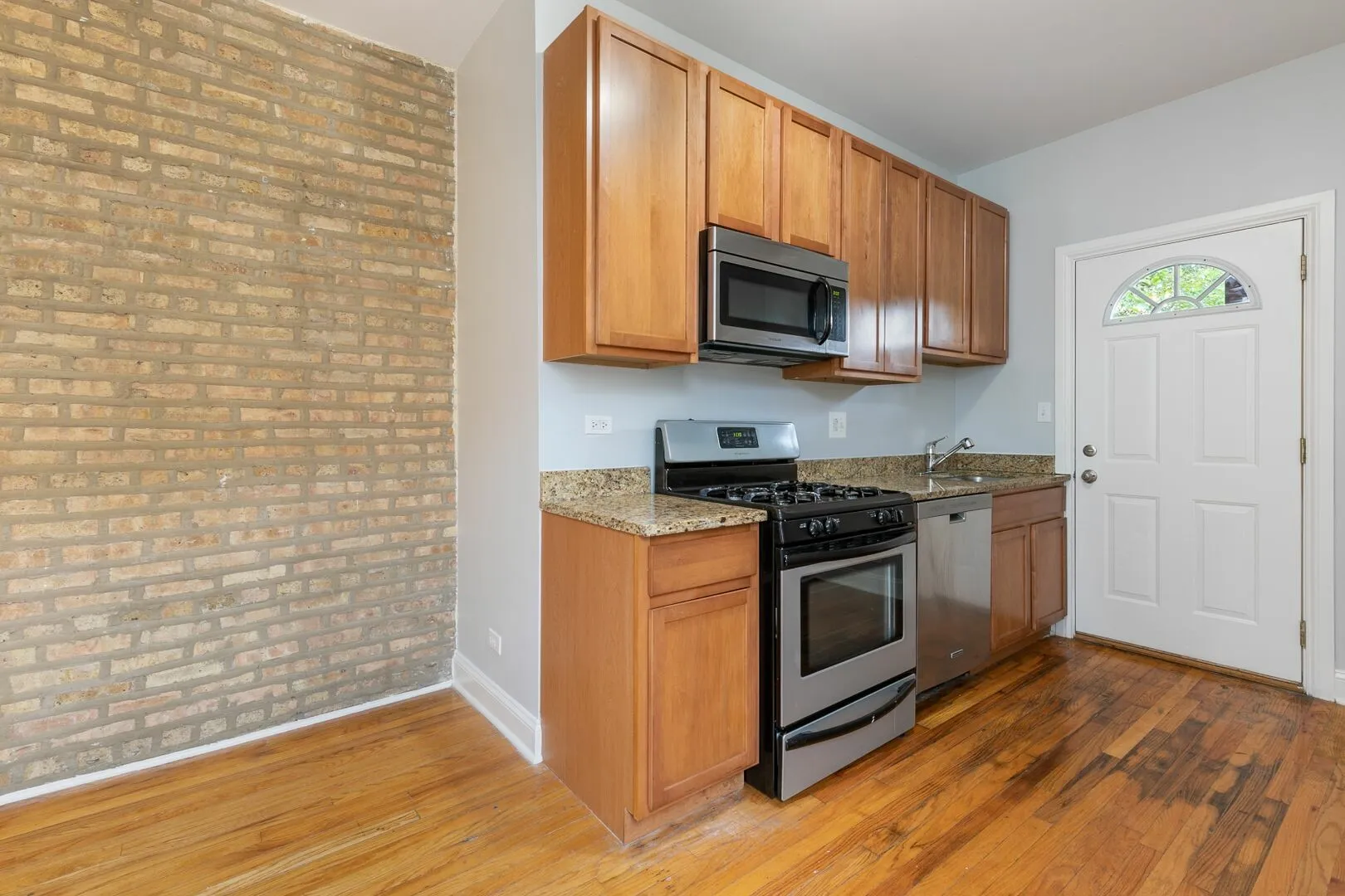 2011 W Jarvis Ave, ,  60645, USA 60645-unit#3-Chicago-IL
