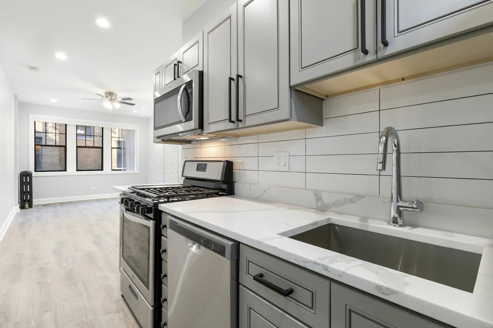 7620 N Eastlake Terrace, , 60626, USA 60626-unit#3W-Chicago-IL