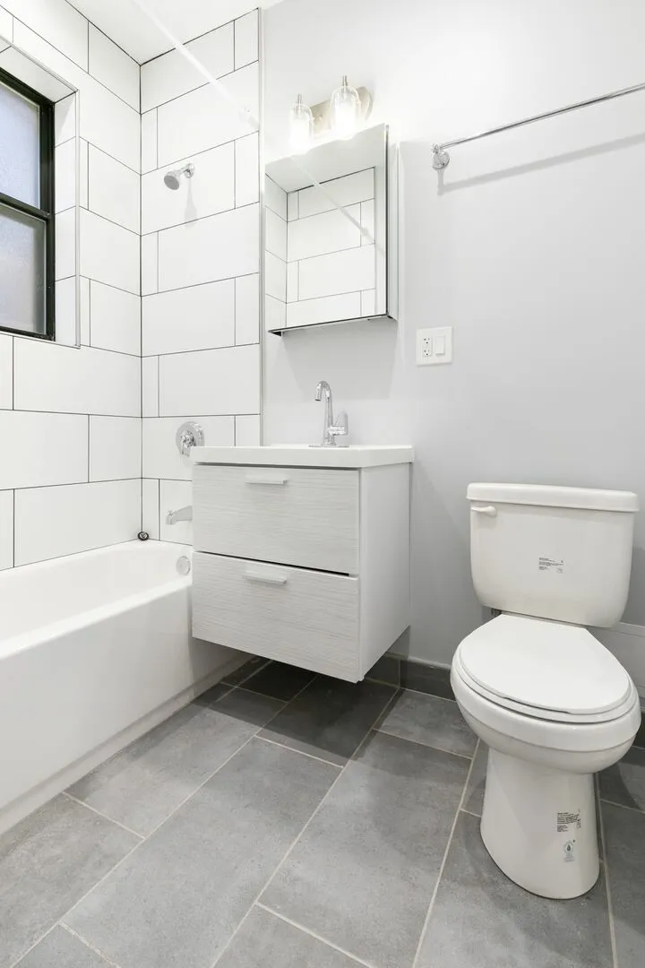 7620 N Eastlake Terrace, , 60626, USA 60626-unit#3W-Chicago-IL