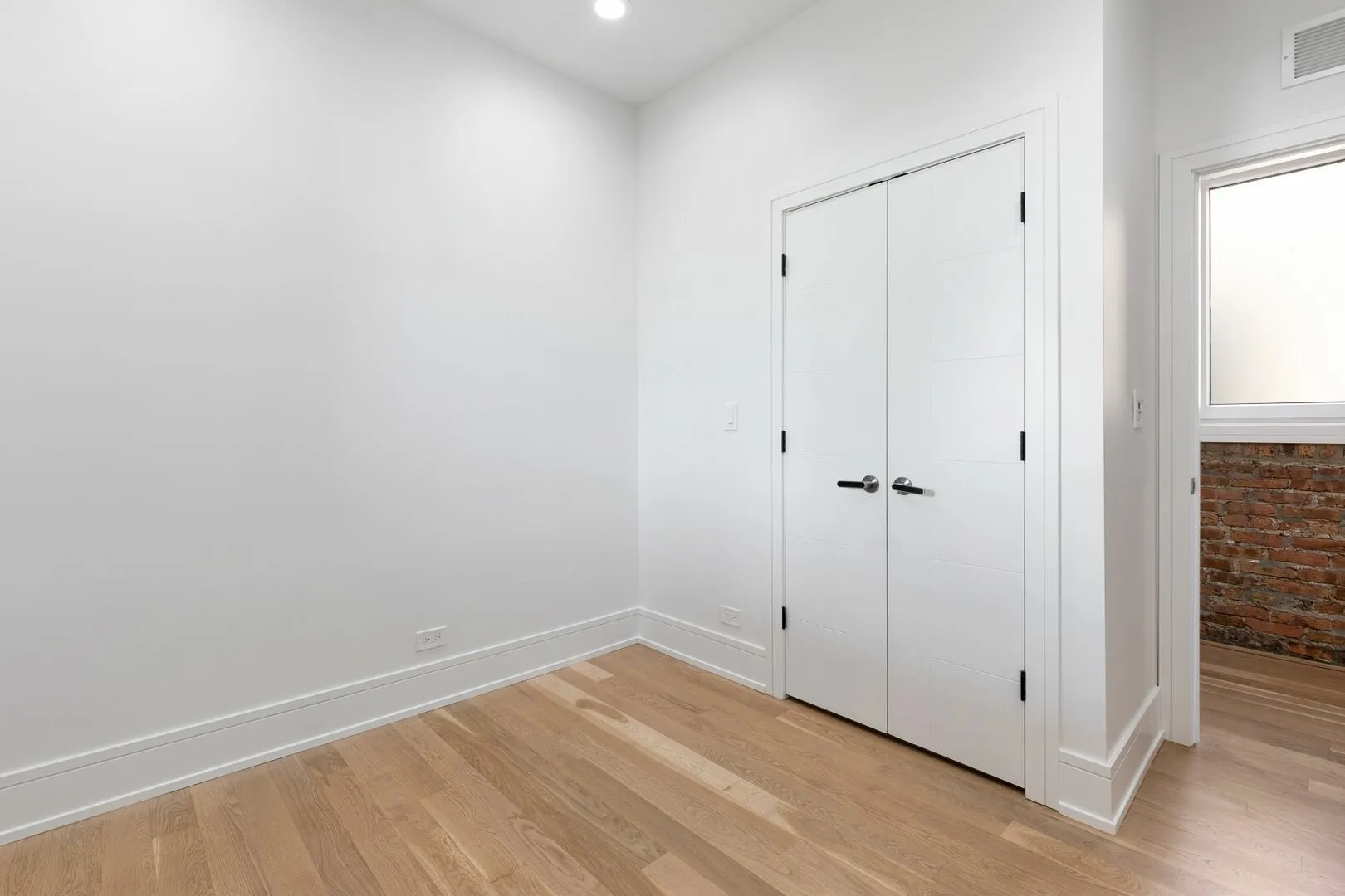 7729 N Eastlake Terrace, , 60626, USA 60626-unit#2E-Chicago-IL