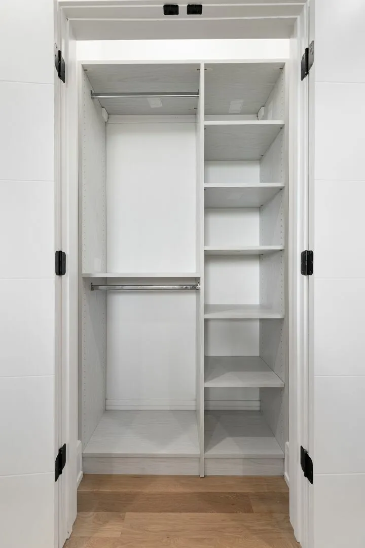 7729 N Eastlake Terrace, , 60626, USA 60626-unit#2E-Chicago-IL