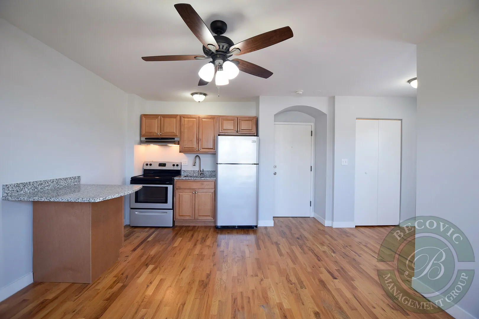 7450 N Greenview Ave, , 60626, USA 60626-unit#64-Chicago-IL
