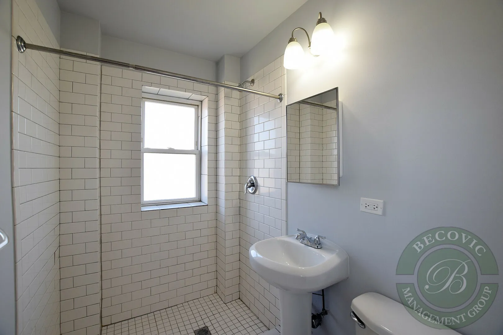 7450 N Greenview Ave, , 60626, USA 60626-unit#64-Chicago-IL