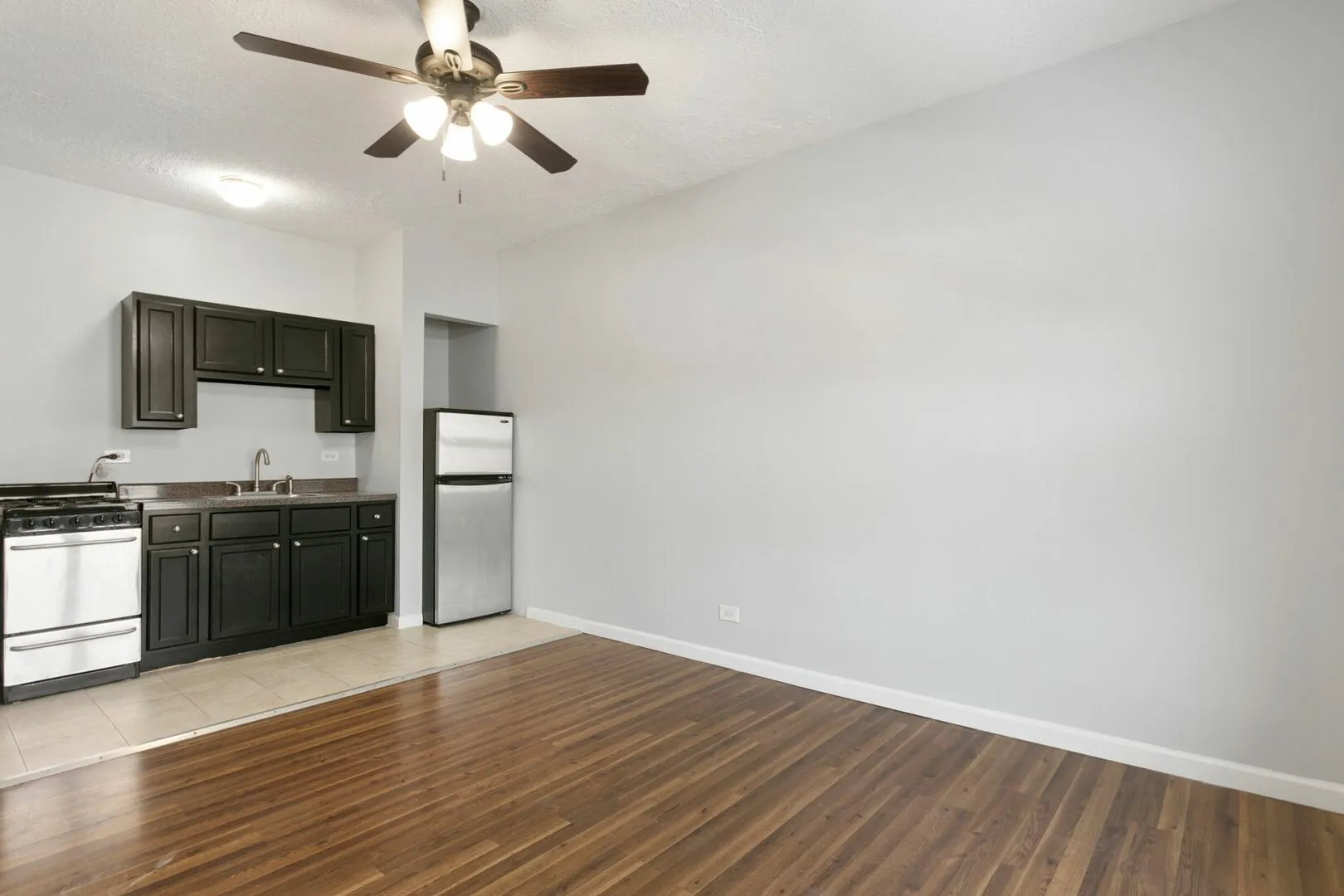 4555 Malden St, ,  60640, USA 60640-unit#309-Chicago-IL