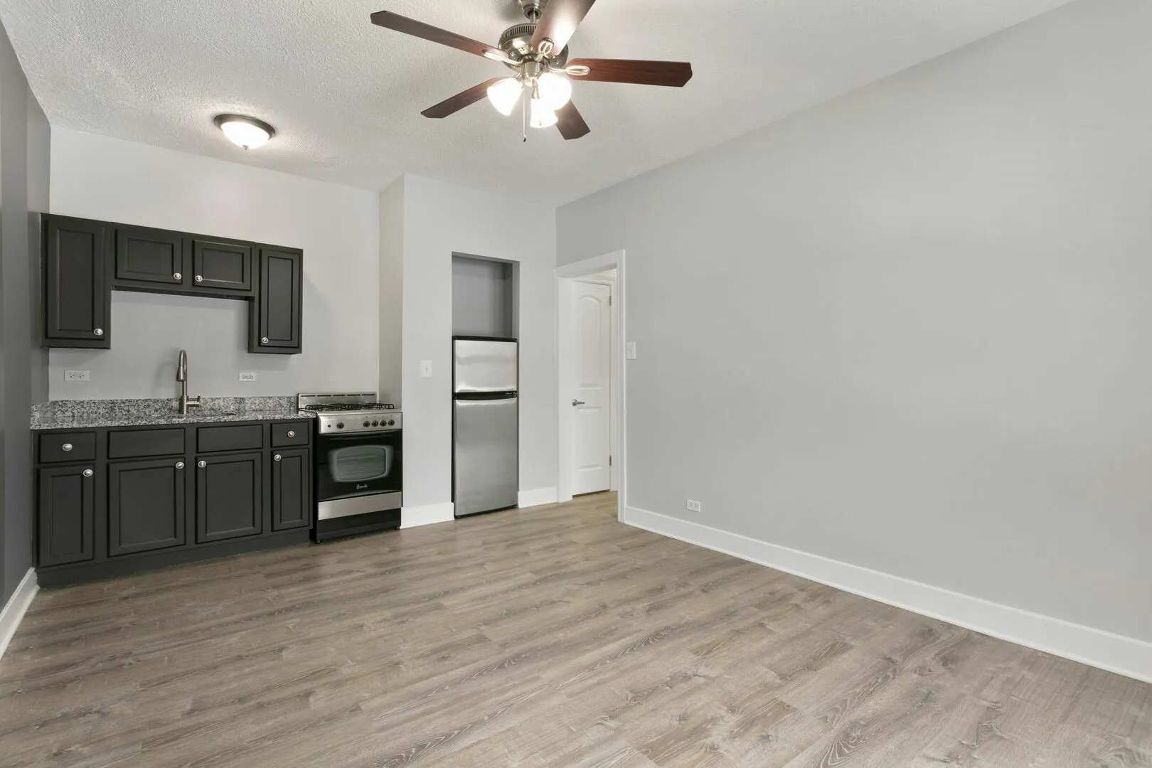 4555 Malden St, ,  60640, USA 60640-unit#313-Chicago-IL