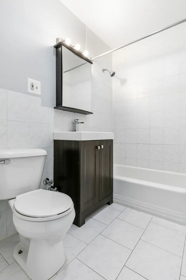 6021 N Winthrop Ave, ,  60660, USA 60660-unit#506-Chicago-IL