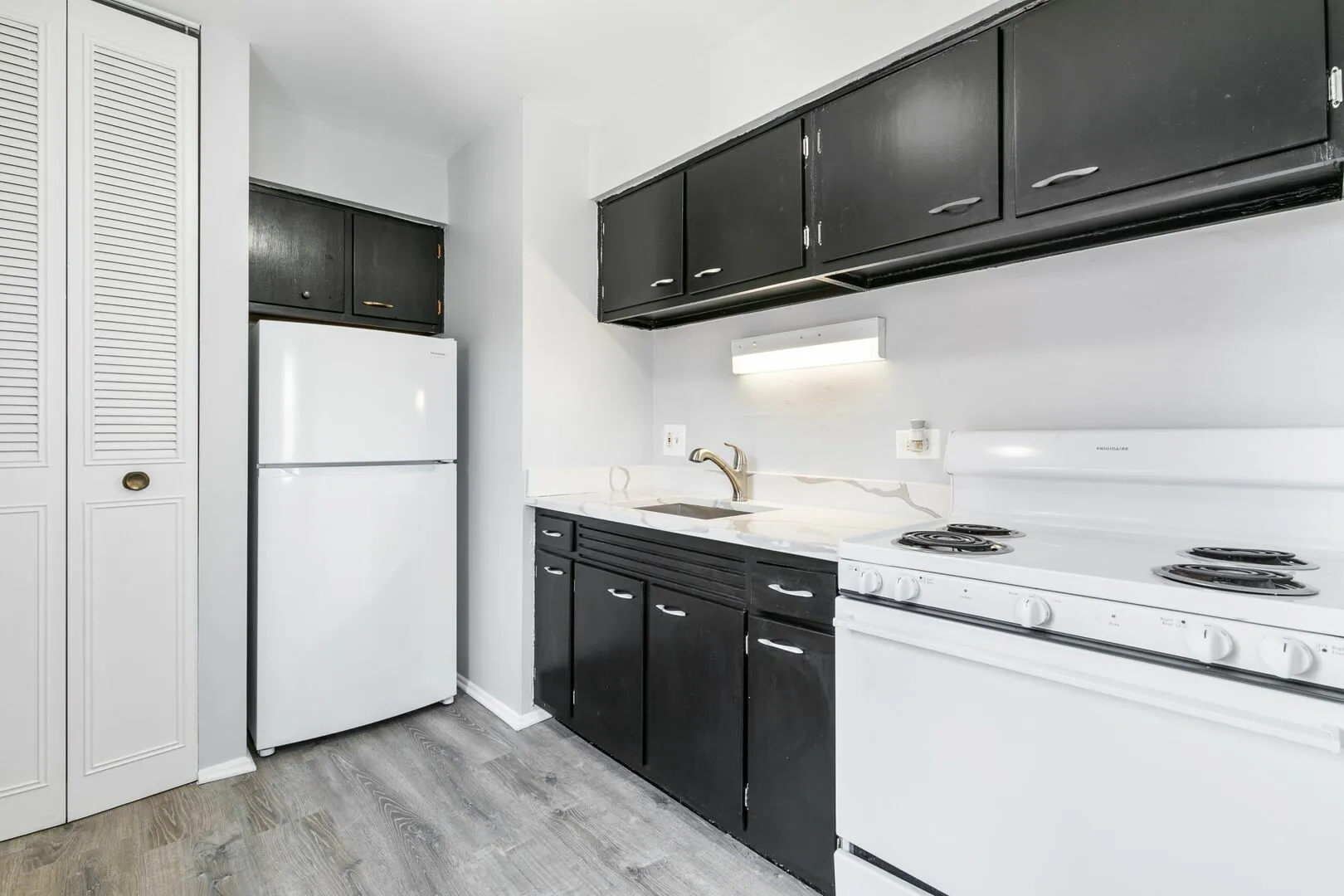 6021 N Winthrop Ave, ,  60660, USA 60660-unit#409-Chicago-IL