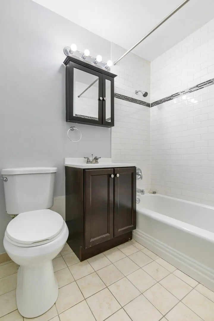 6021 N Winthrop Ave, ,  60660, USA 60660-unit#409-Chicago-IL