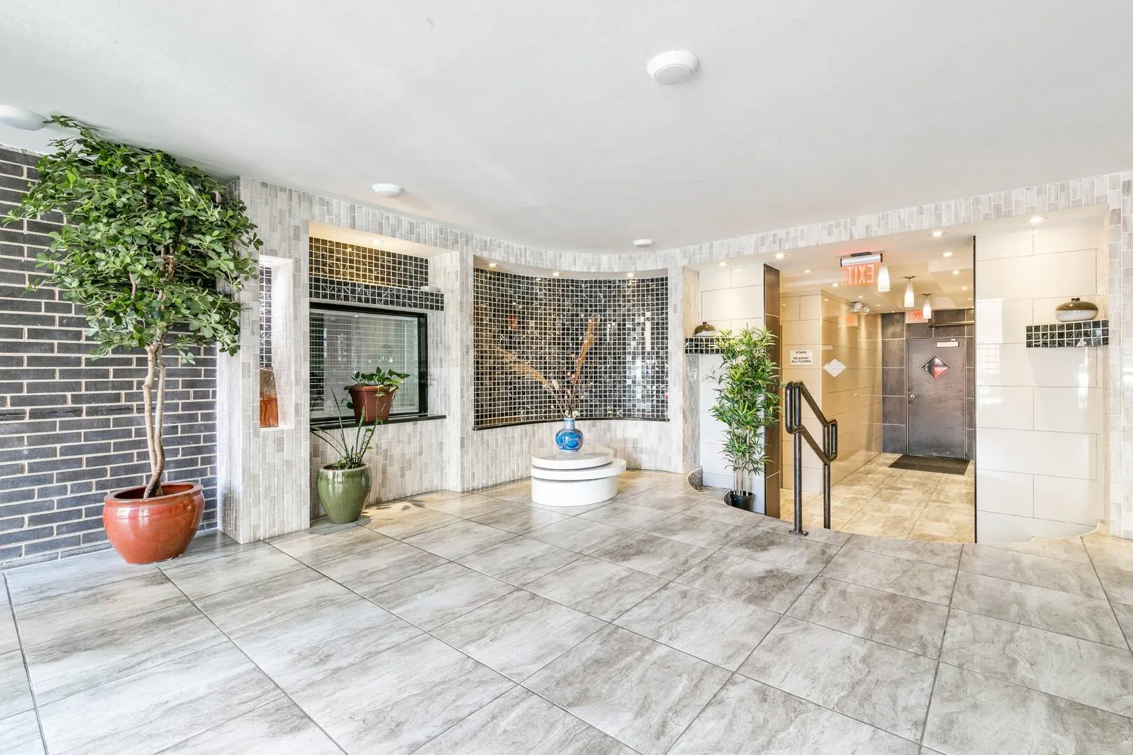6021 N Winthrop Ave, ,  60660, USA 60660-unit#409-Chicago-IL