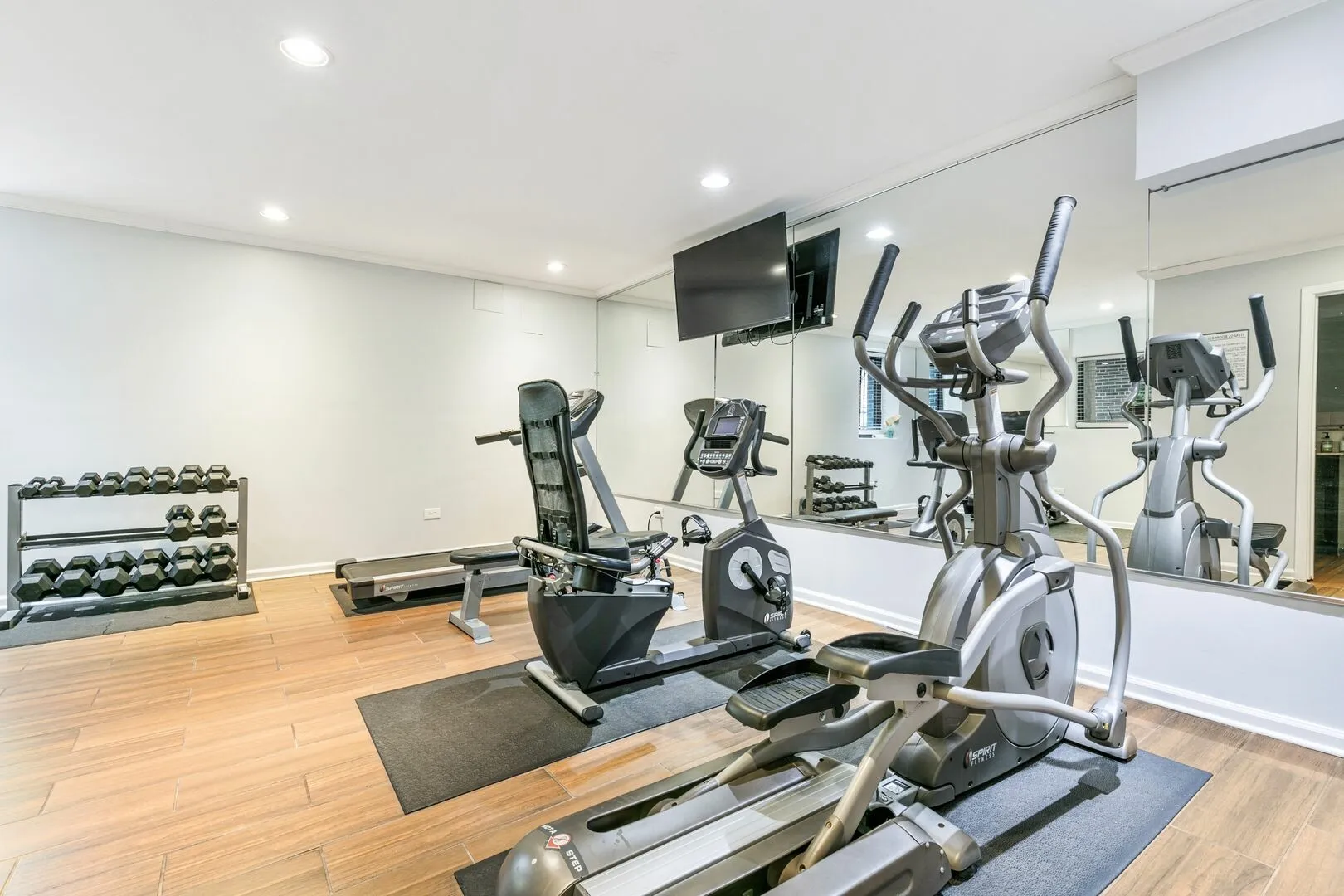 6021 N Winthrop Ave, ,  60660, USA 60660-unit#409-Chicago-IL