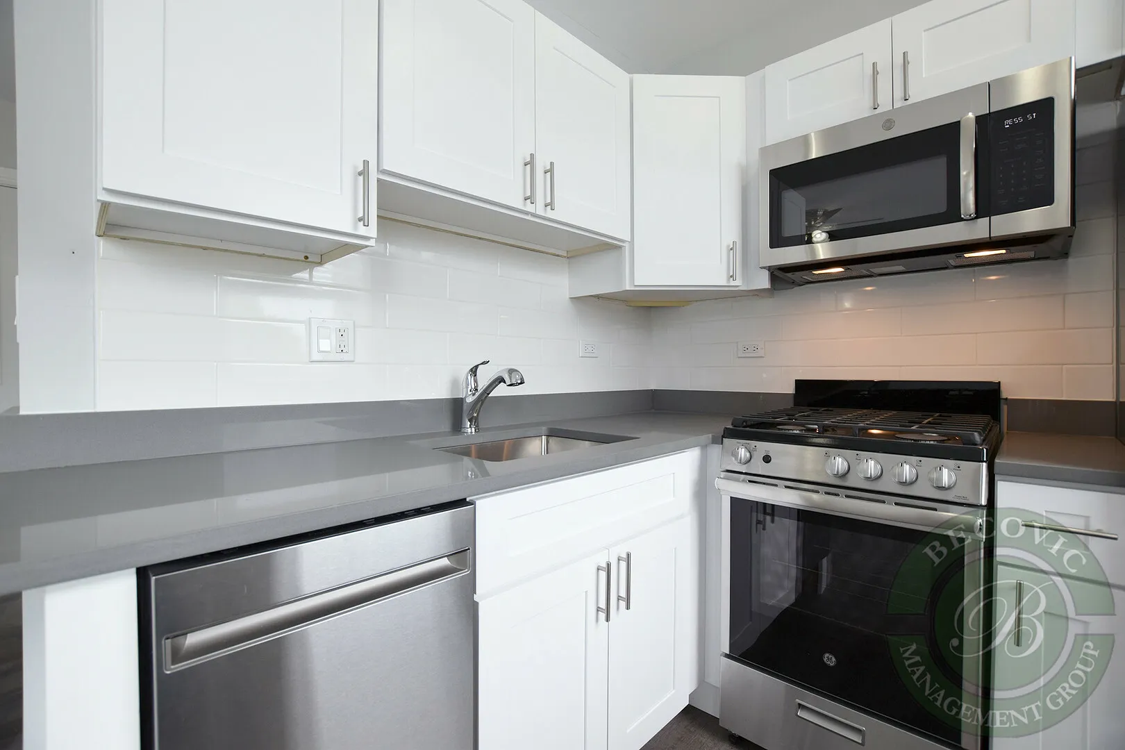 1521 W Sherwin Ave, ,  60626, USA 60626-unit#610-Chicago-IL