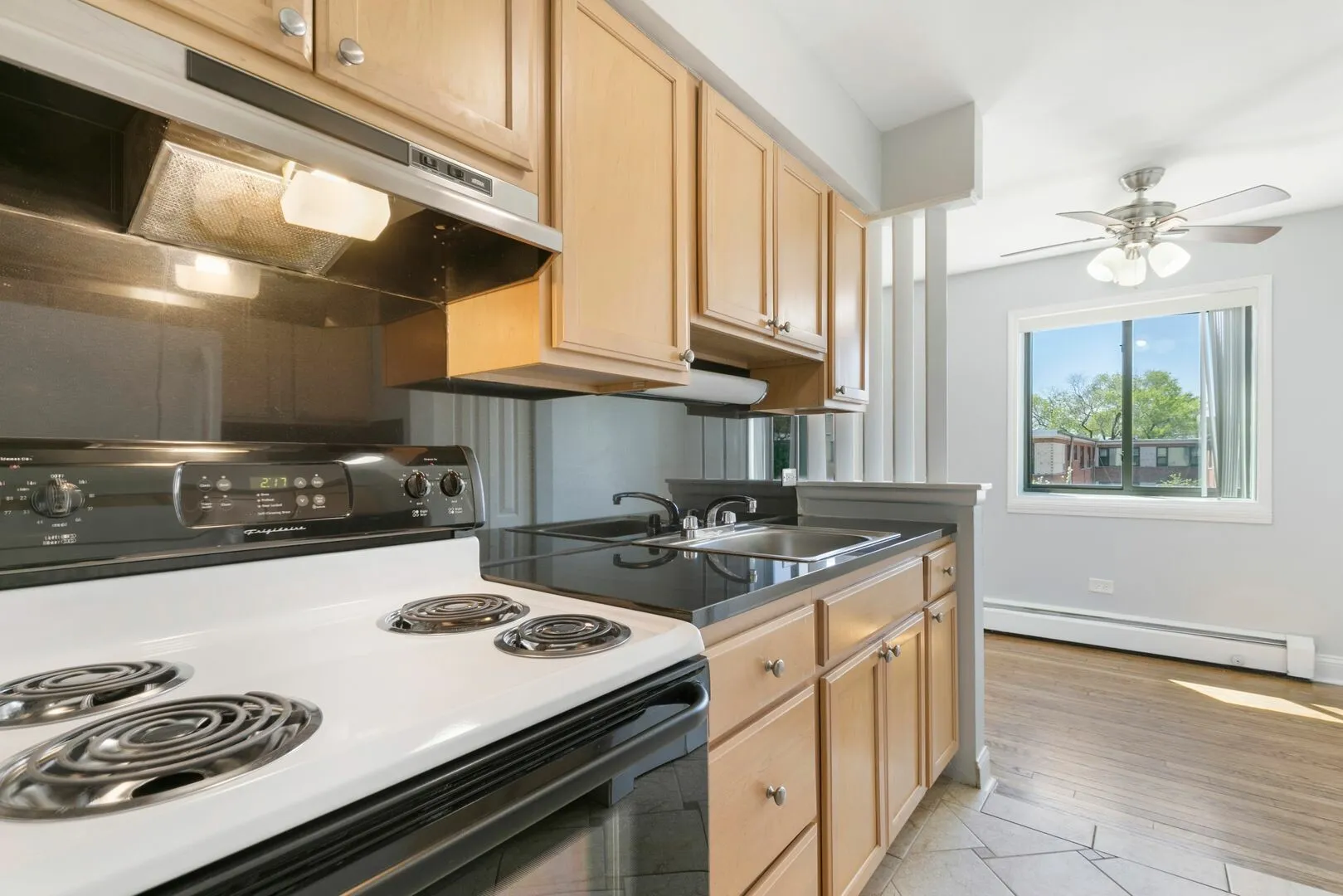 6001 N Kenmore Ave, , 60660, USA 60660-unit#401-Chicago-IL