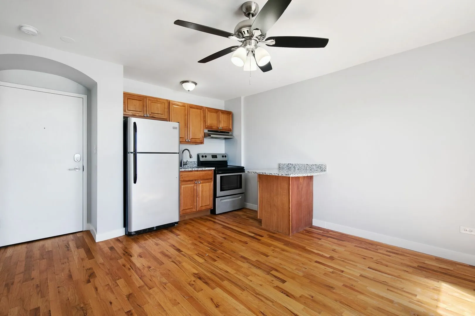 7450 N Greenview Ave, , 60626, USA 60626-unit#73-Chicago-IL