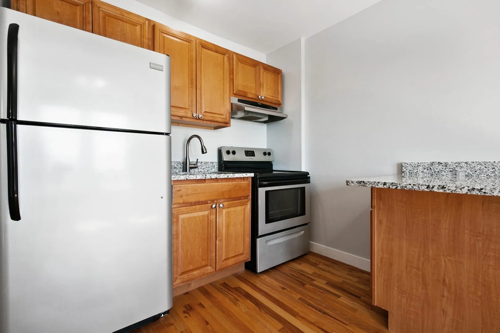 7450 N Greenview Ave, , 60626, USA 60626-unit#73-Chicago-IL