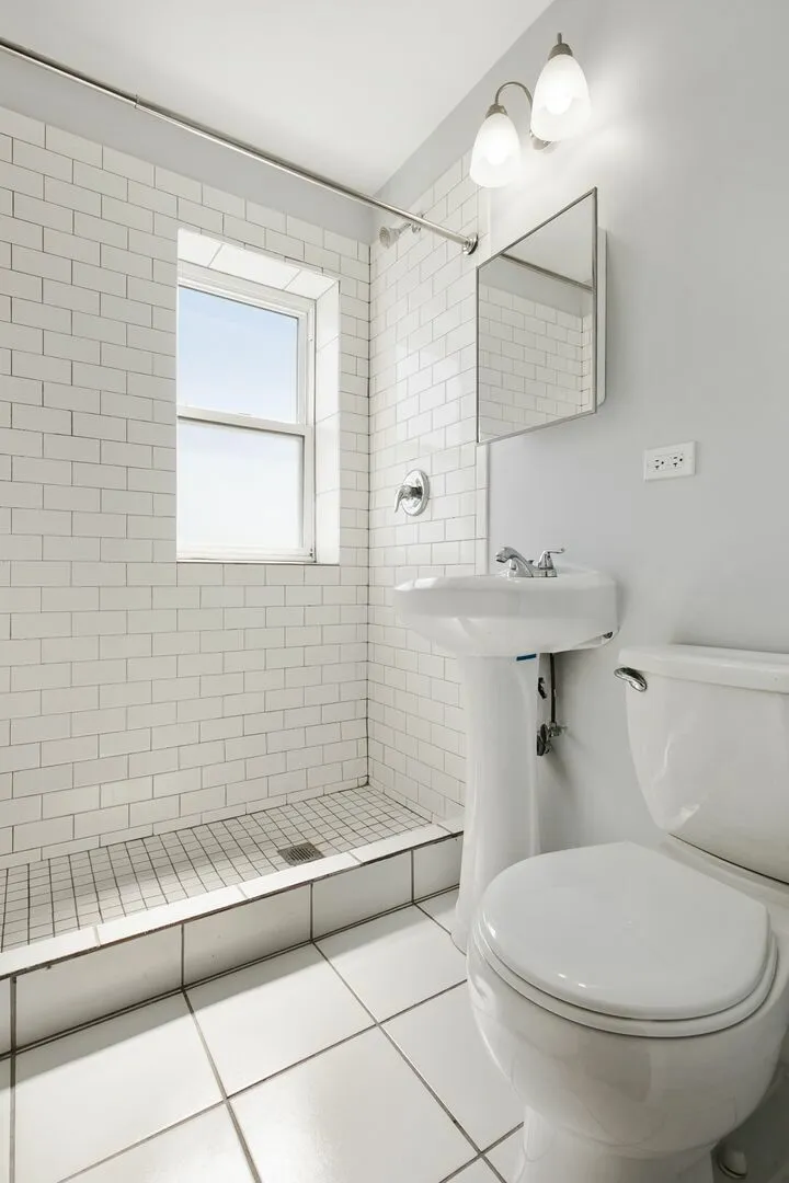 7450 N Greenview Ave, , 60626, USA 60626-unit#73-Chicago-IL