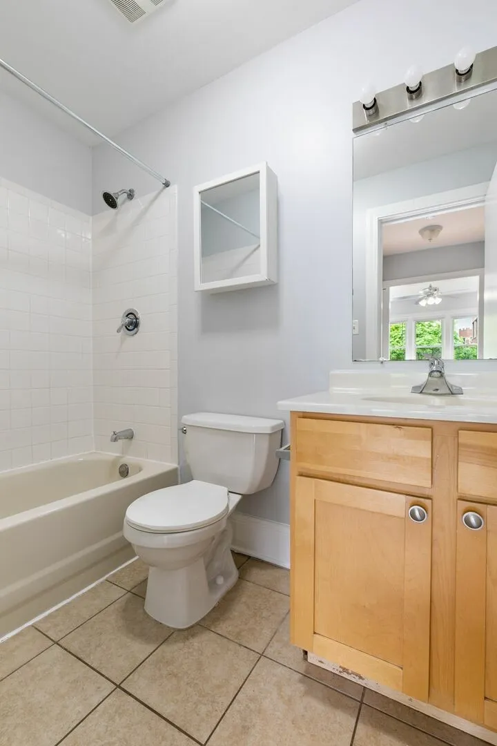 7742 N Ashland Ave, ,  60626, USA 60626-unit#2A-Chicago-IL