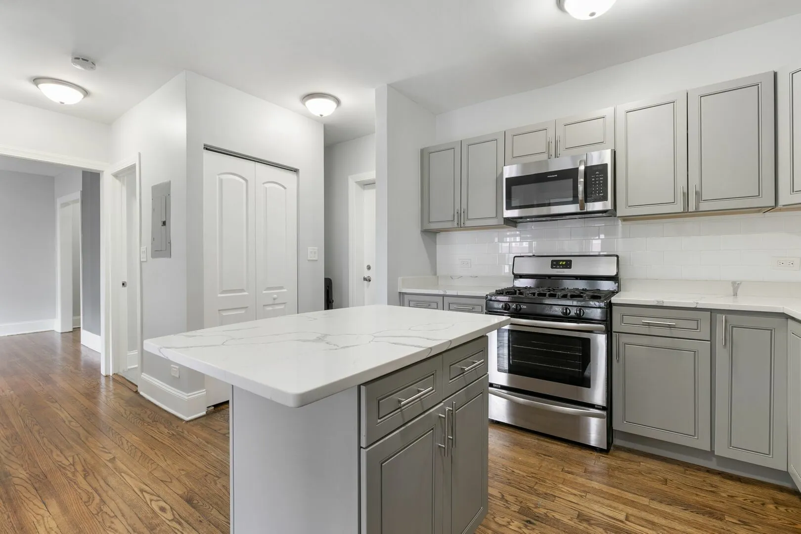 1611 W Juneway Terrace, ,  60626, USA 60626-unit#2E-Chicago-IL