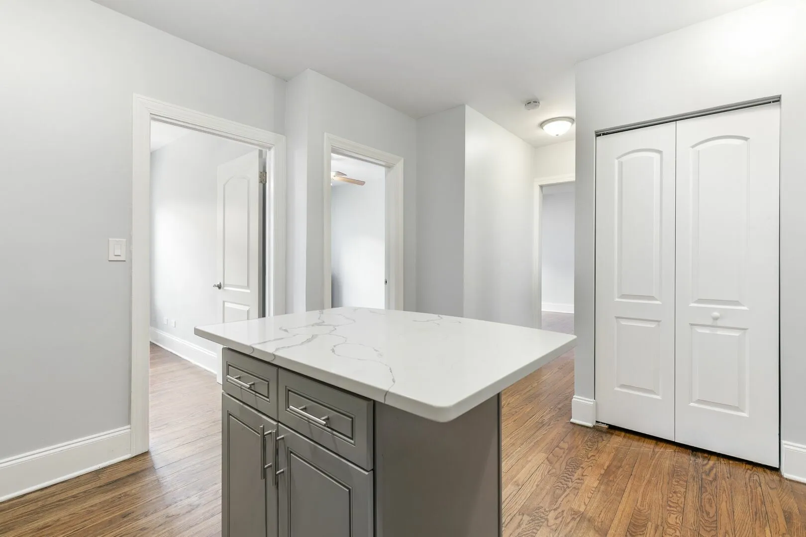 1611 W Juneway Terrace, ,  60626, USA 60626-unit#2E-Chicago-IL