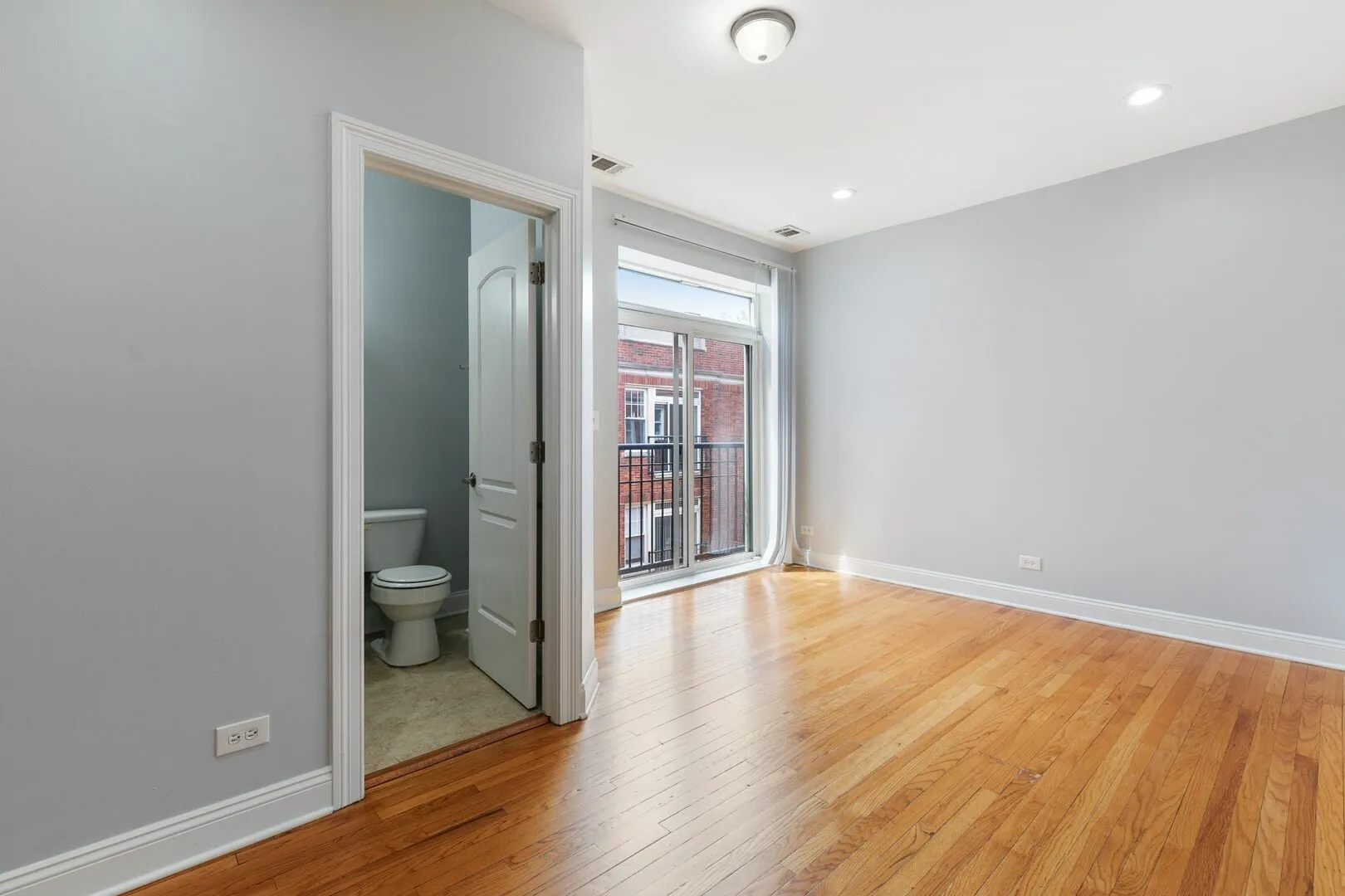 2005 W Jarvis Ave, , 60645, USA 60645-unit#3-Chicago-IL