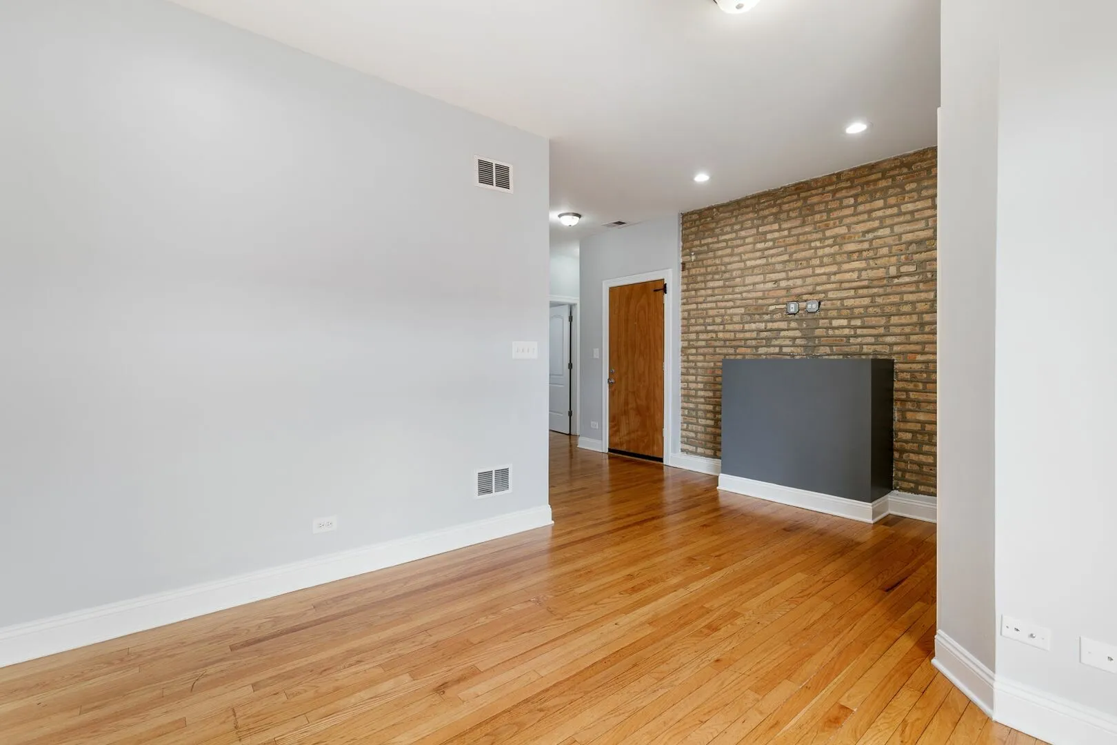 2005 W Jarvis Ave, , 60645, USA 60645-unit#3-Chicago-IL