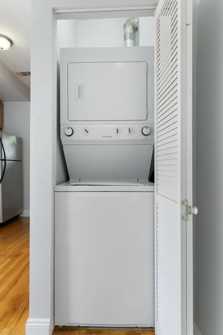 2005 W Jarvis Ave, ,  60645, USA 60645-unit#3-Chicago-IL