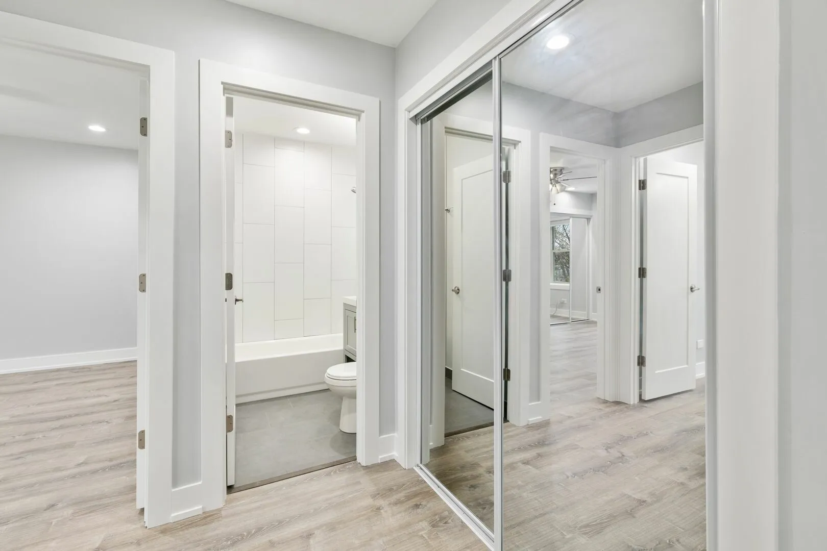 1301 W Estes Ave, ,  60626, USA 60626-unit#3E-Chicago-IL
