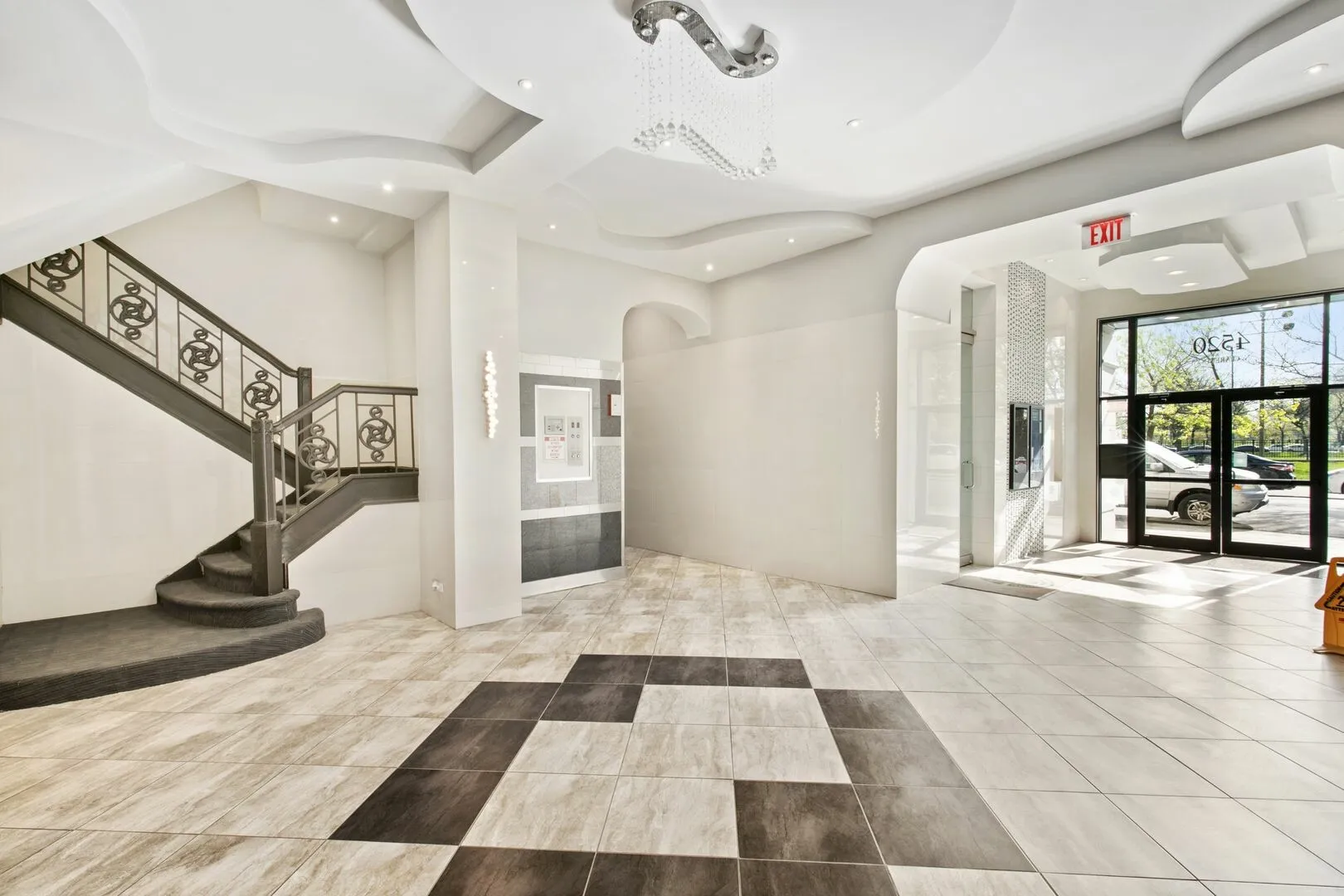 4520 N Clarendon Ave, ,  60613, USA 60640-unit#401-Chicago-IL