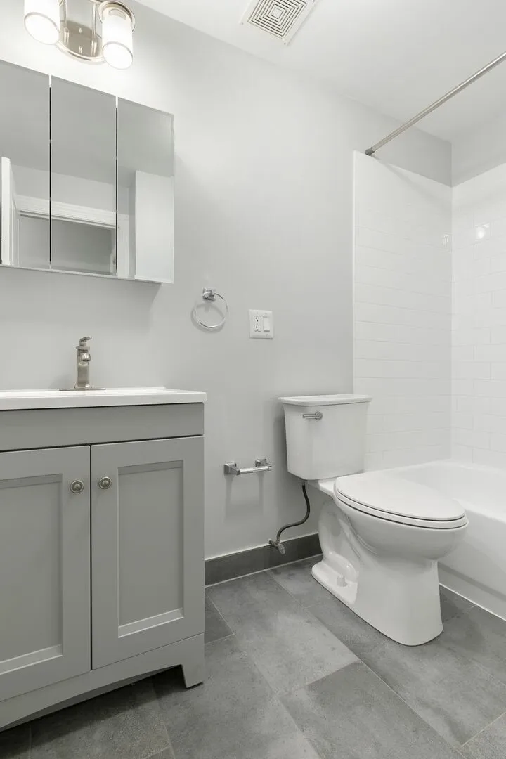 1611 W Juneway Terrace, , 60626, USA 60626-unit#1F-Chicago-IL