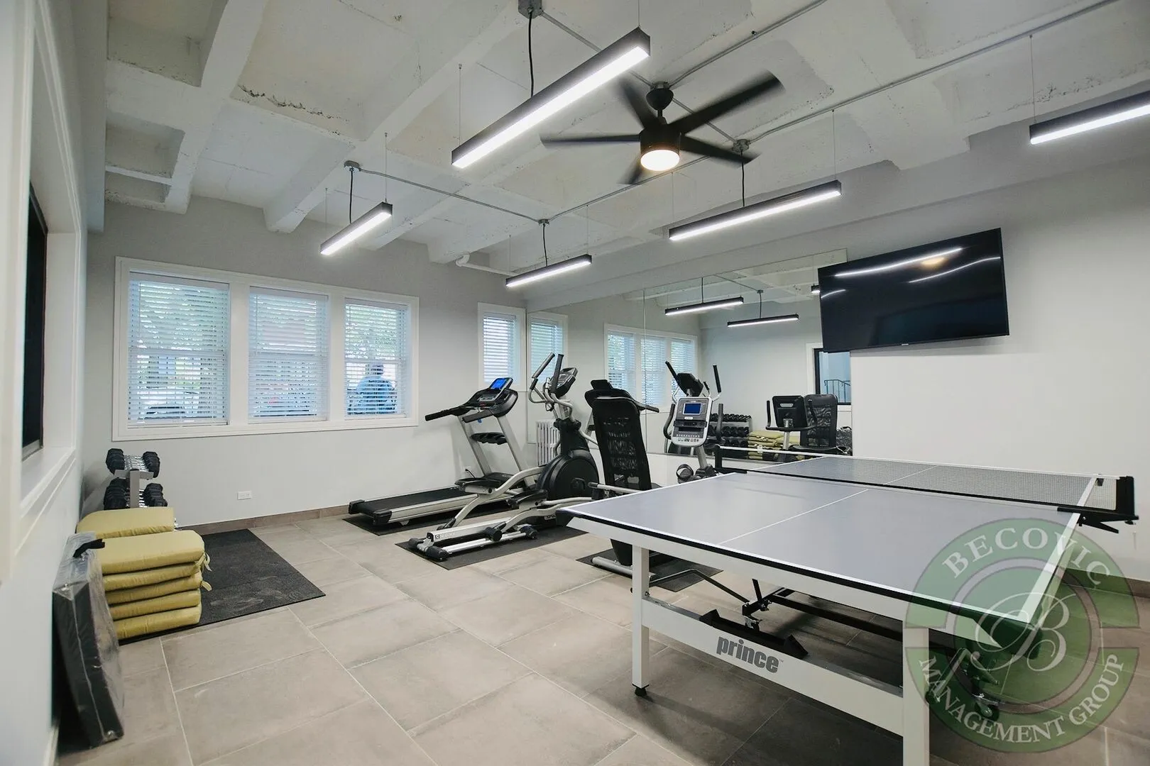 1521 W Sherwin Ave, ,  60626, USA 60626-unit#208-Chicago-IL