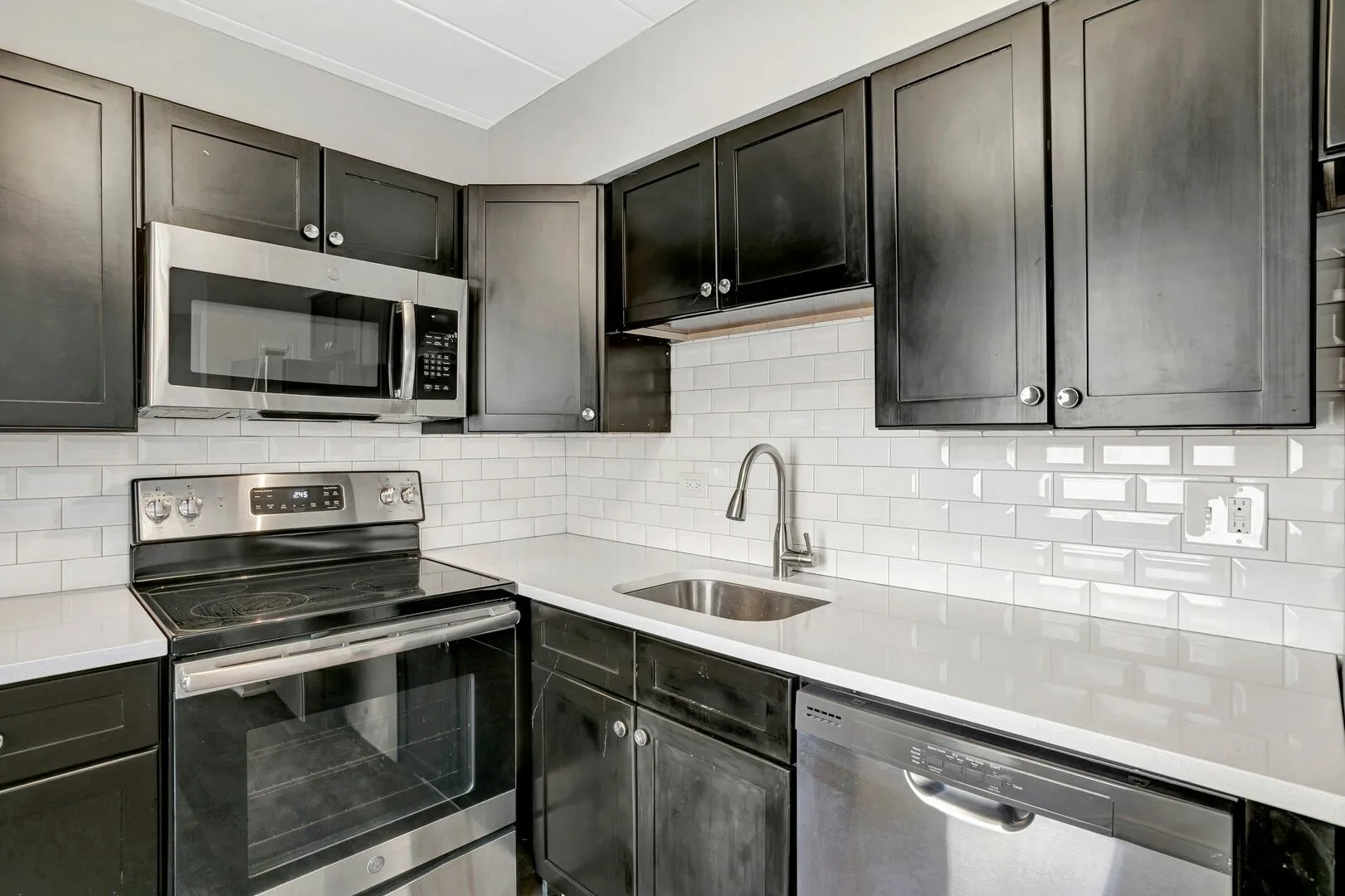 6007 N Kenmore Ave, ,  60660, USA 60660-unit#403-Chicago-IL