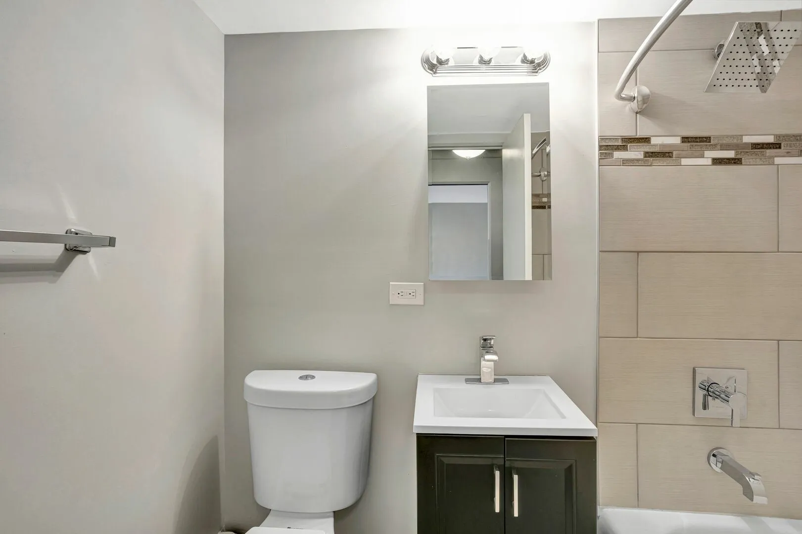 6007 N Kenmore Ave, ,  60660, USA 60660-unit#403-Chicago-IL