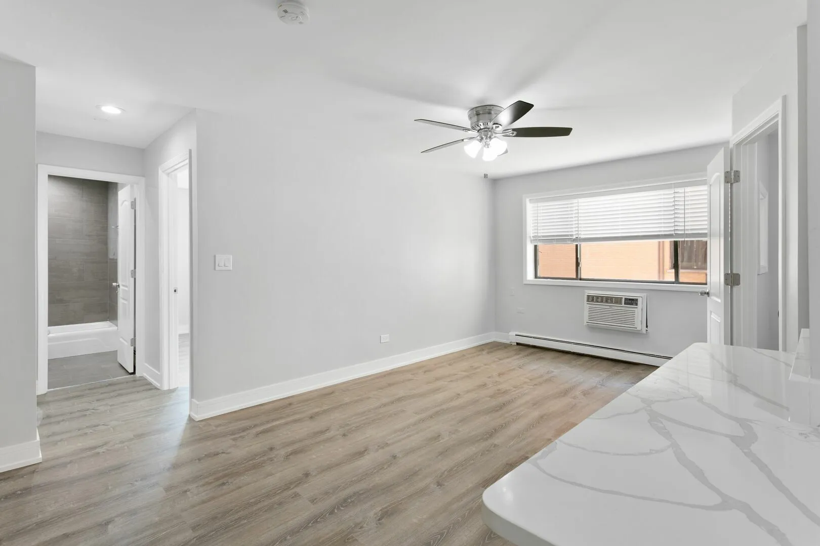 6201 N Kenmore Ave, ,  60660, USA 60660-unit#310-Chicago-IL