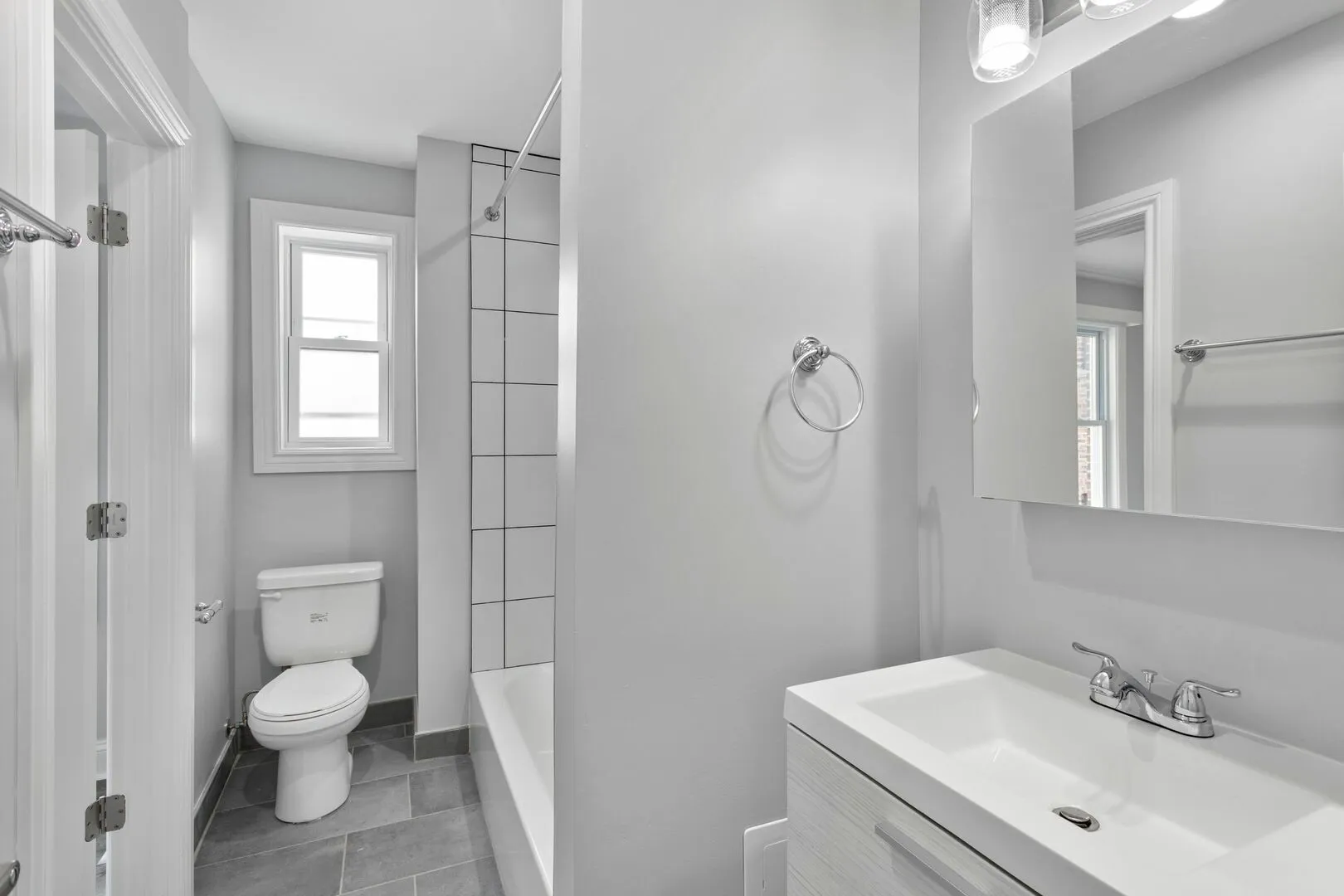 7638 N Eastlake Terrace, ,  60626, USA 60626-unit#2W-Chicago-IL