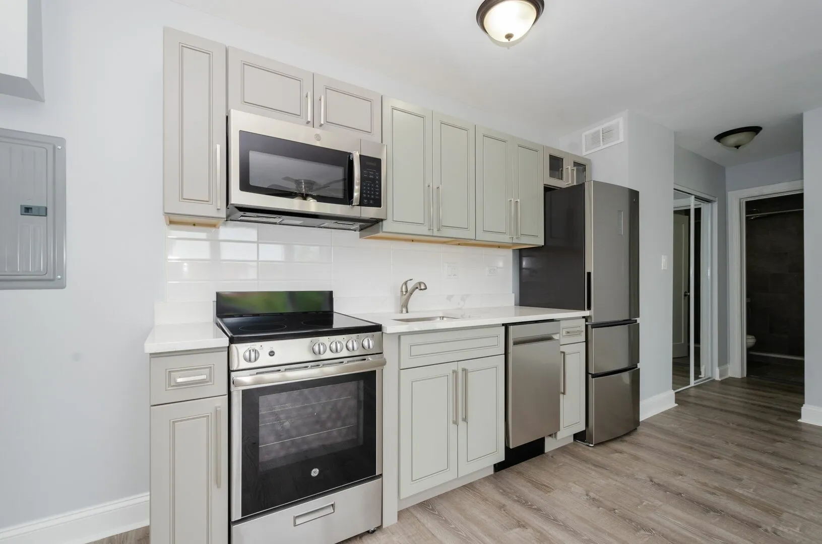 7710 N Sheridan Rd, ,  60626, USA 60626-unit#303-Chicago-IL