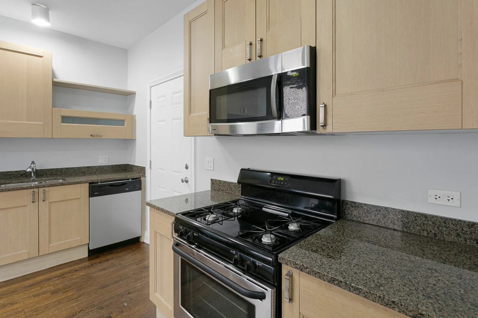 7526 N Seeley Ave, ,  60645, USA 60645-unit#101-Chicago-IL