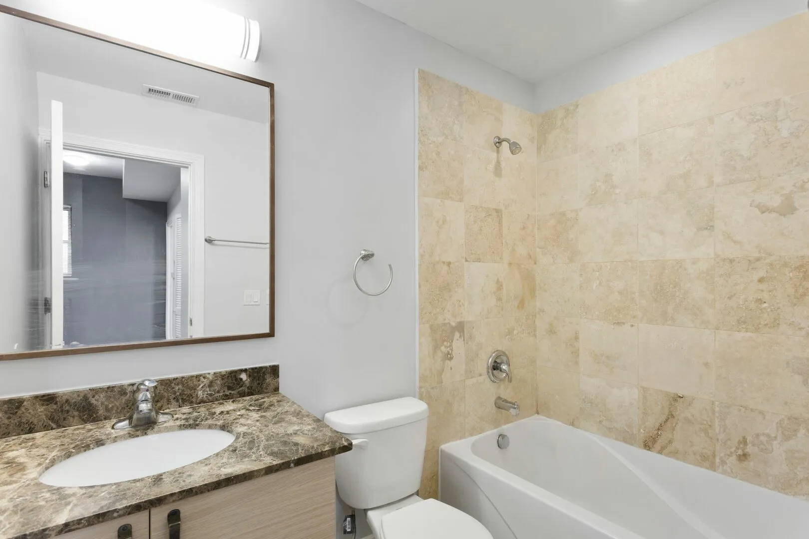 7526 N Seeley Ave, ,  60645, USA 60645-unit#101-Chicago-IL
