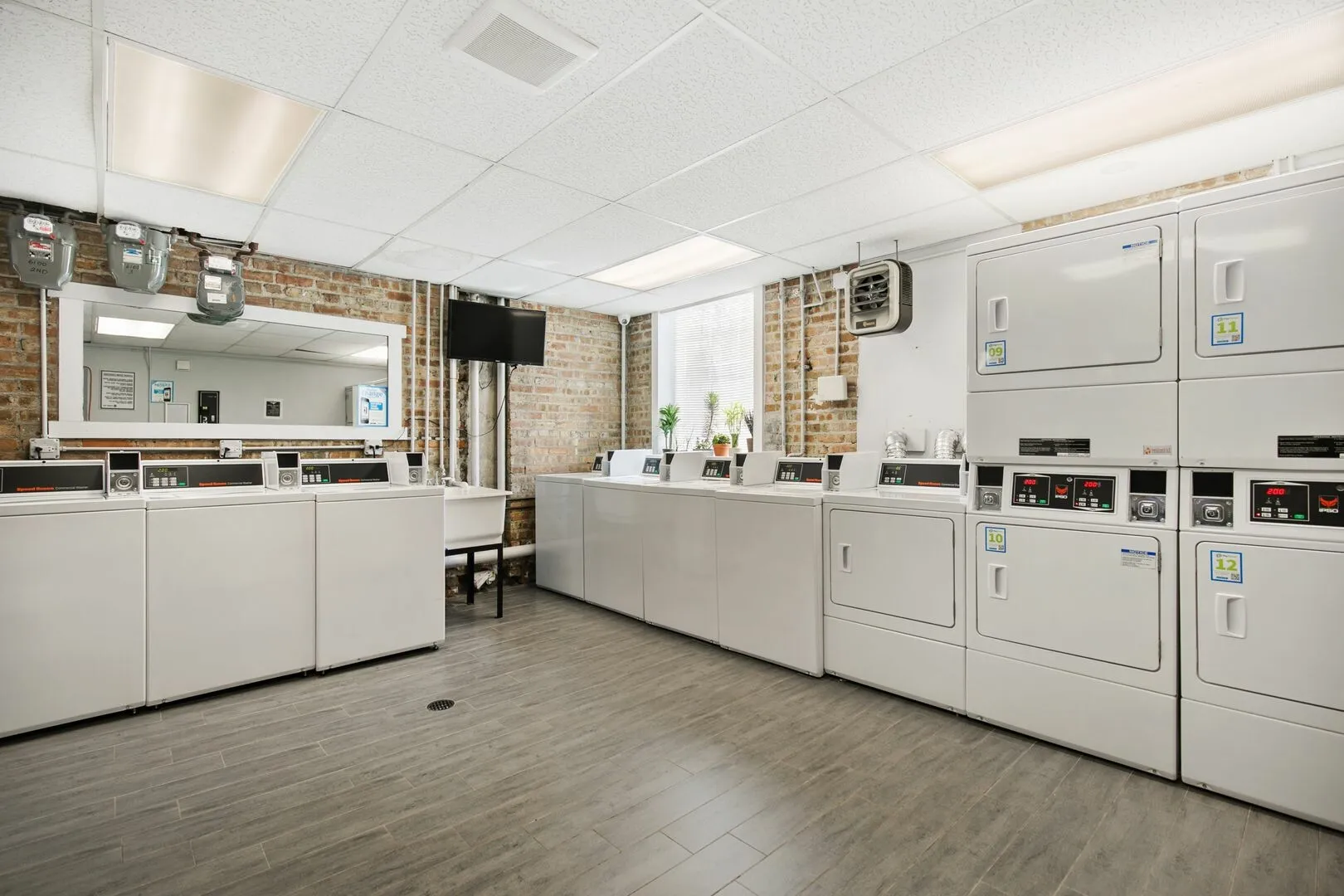 6110 N Winthrop Ave, ,  60660, USA 60660-unit#1W-Chicago-IL