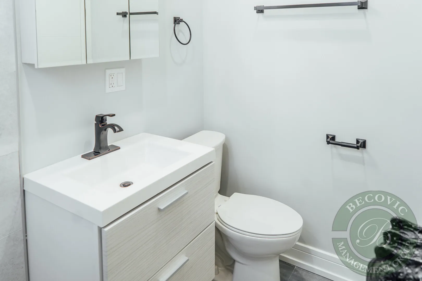 6111 N Winthrop Ave, ,  60660, USA 60660-unit#3RD FLOOR-Chicago-IL