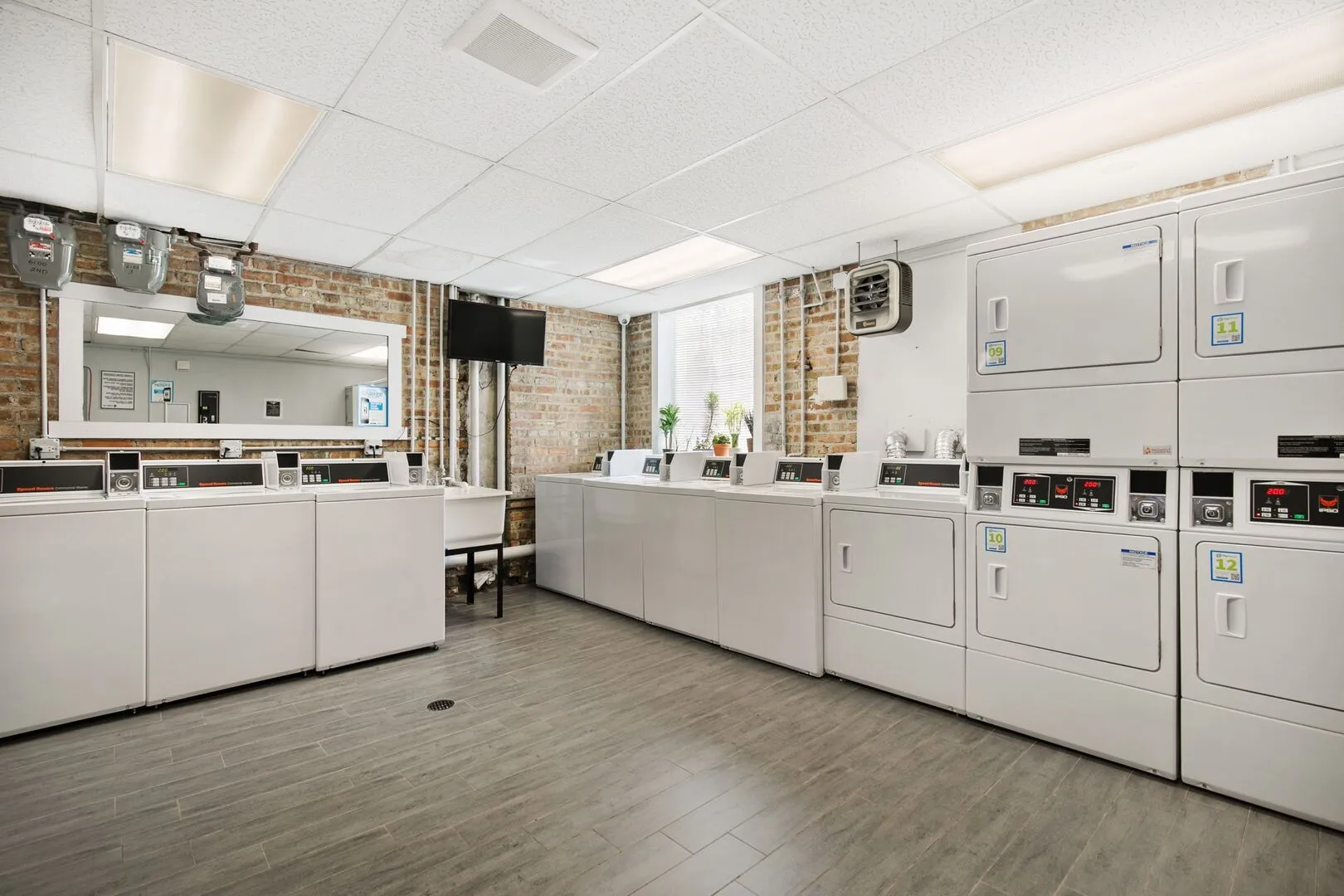 6111 N Winthrop Ave, ,  60660, USA 60660-unit#3RD FLOOR-Chicago-IL