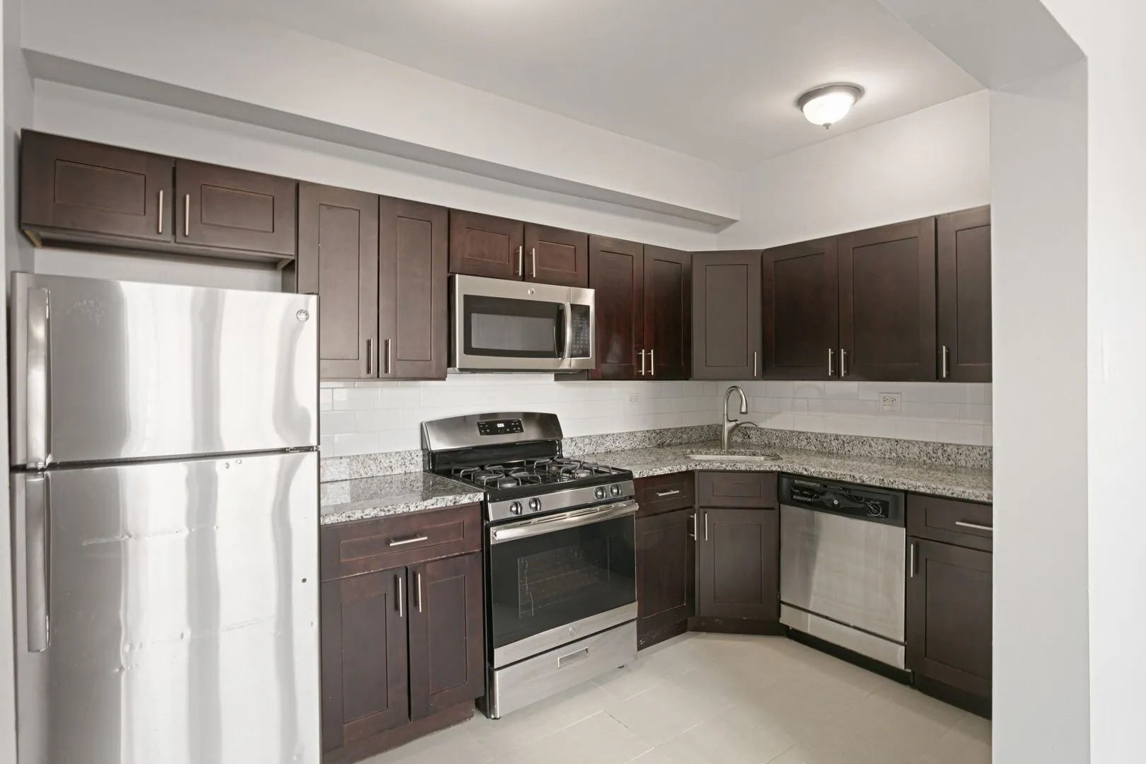 1608 W Sherwin Ave, ,  60626, USA 60626-unit#212-Chicago-IL