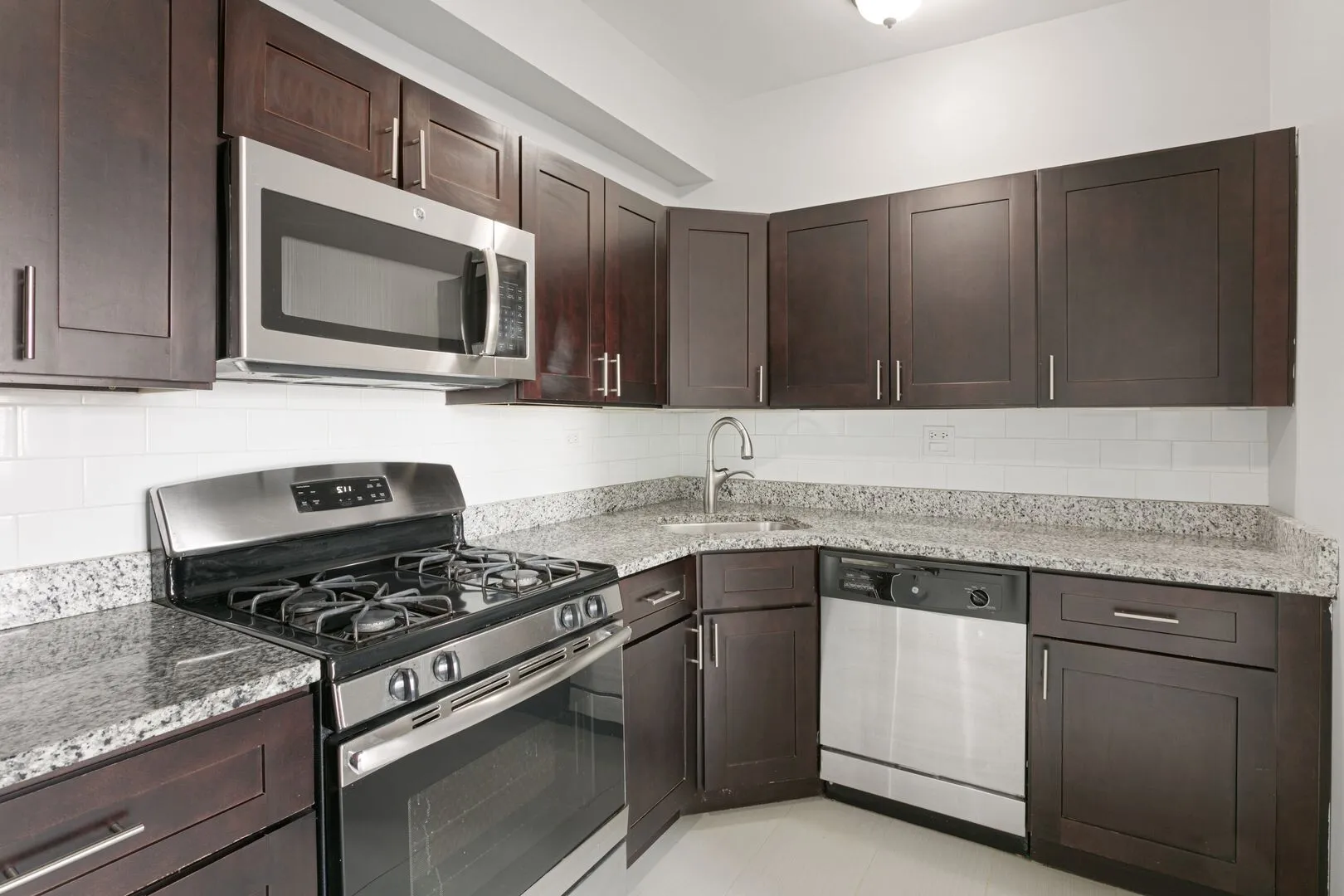 1608 W Sherwin Ave, ,  60626, USA 60626-unit#212-Chicago-IL