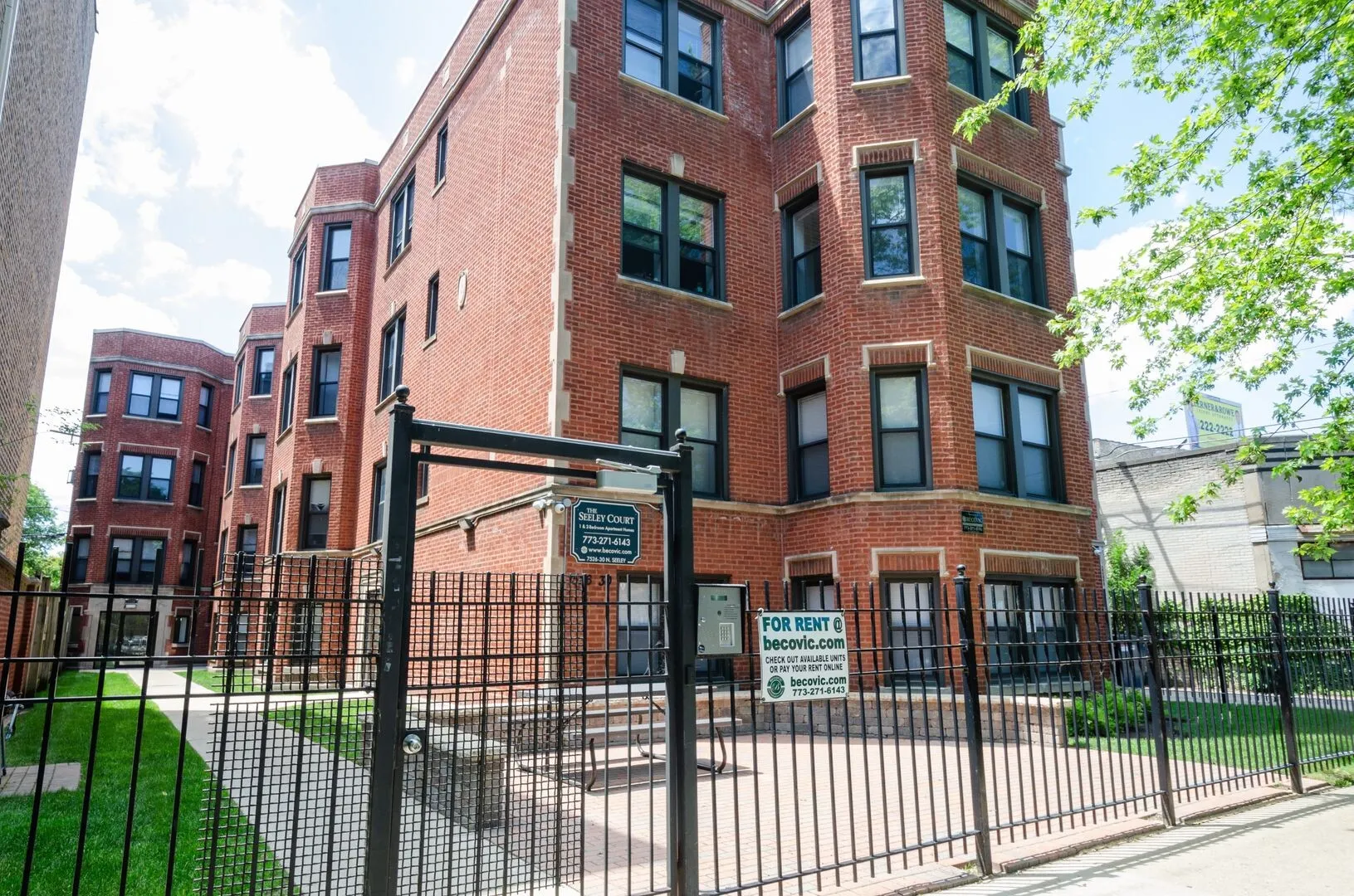 7528 N Seeley Ave, , 60645, USA 60645-unit#B4-Chicago-IL