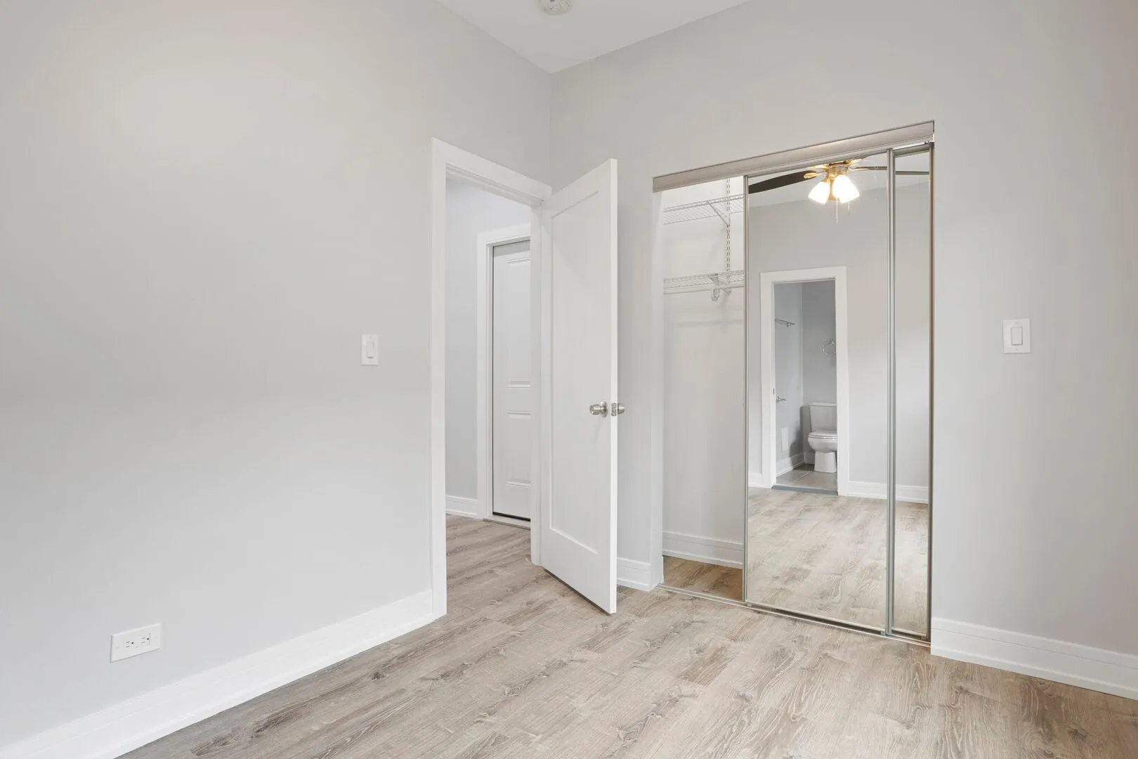 6043 N Winthrop Ave, ,  60660, USA 60660-unit#3-Chicago-IL