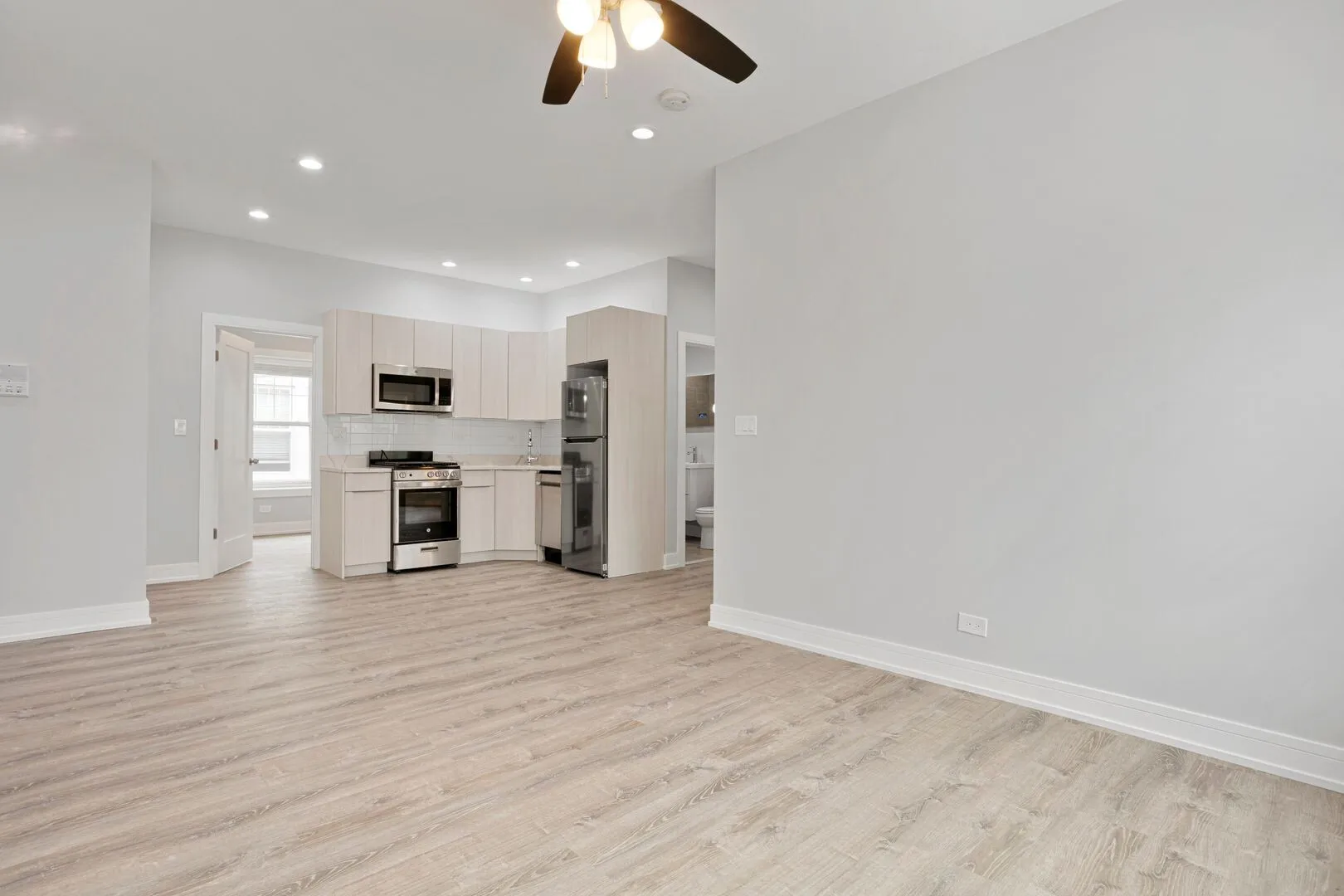 6043 N Winthrop Ave, ,  60660, USA 60660-unit#3-Chicago-IL