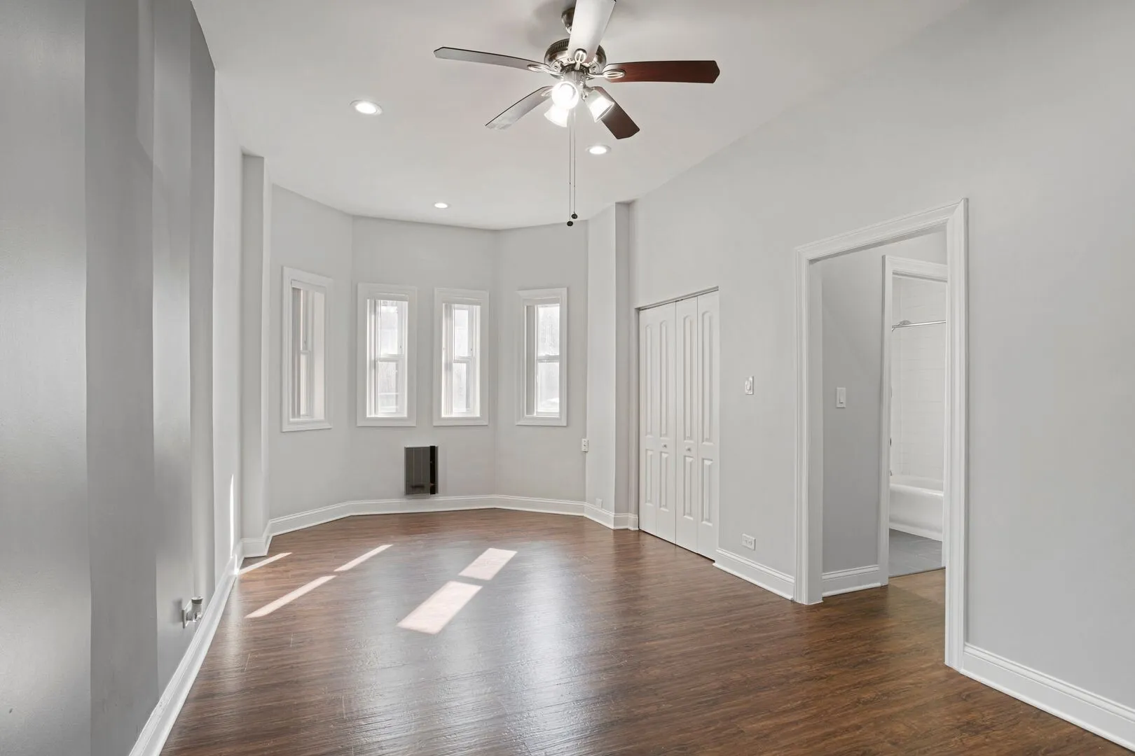 5860 N Kenmore Ave, , 60660, USA 60660-unit#101-Chicago-IL