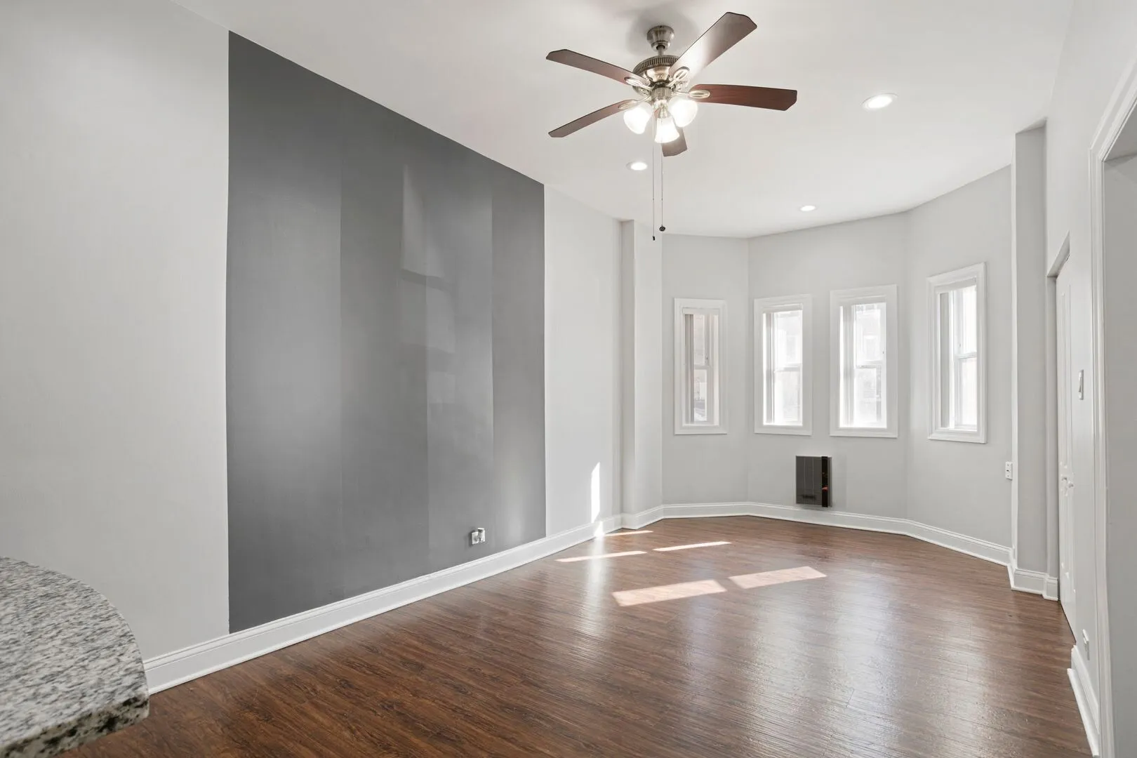 5860 N Kenmore Ave, , 60660, USA 60660-unit#101-Chicago-IL