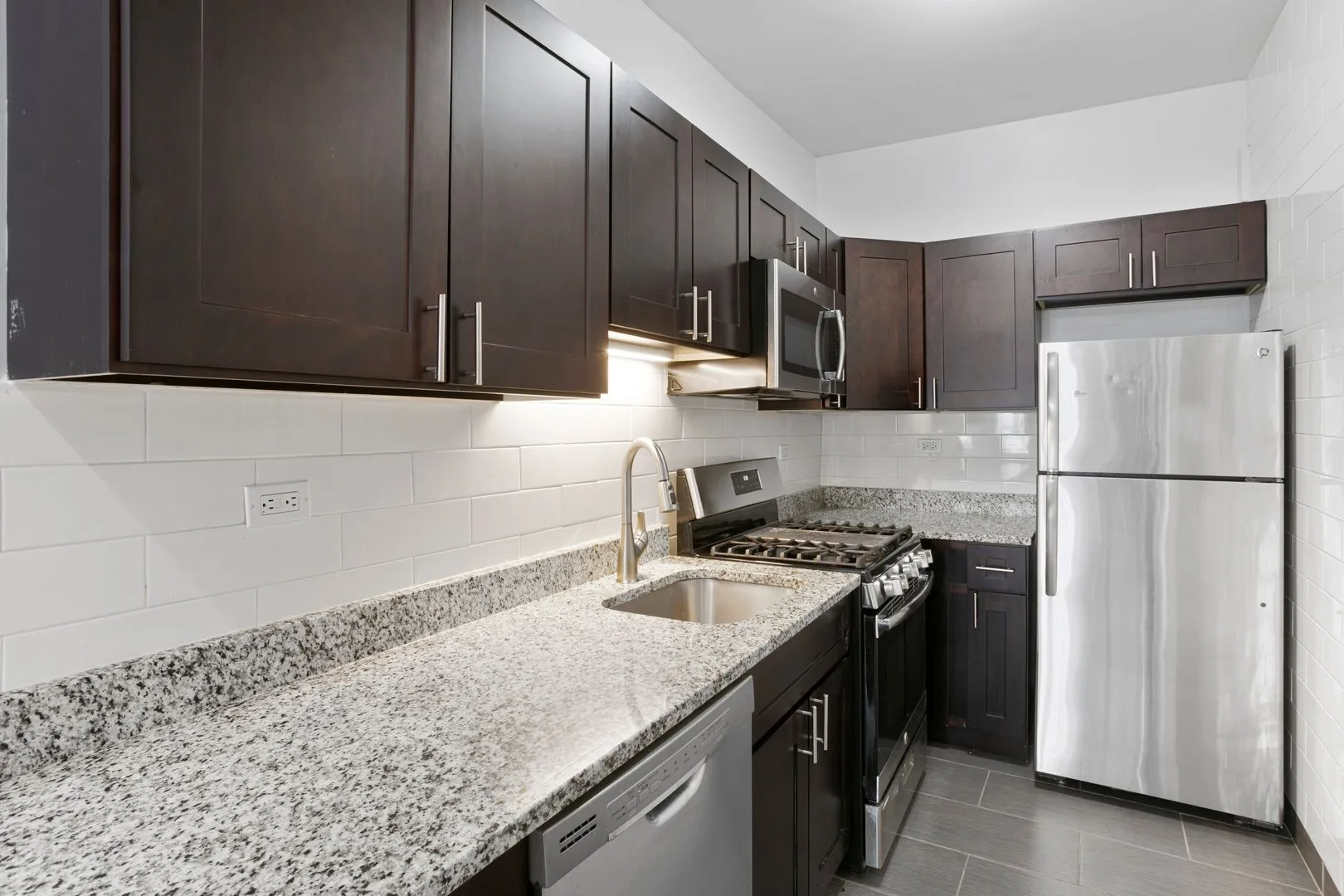 5860 N Kenmore Ave, , 60660, USA 60660-unit#101-Chicago-IL