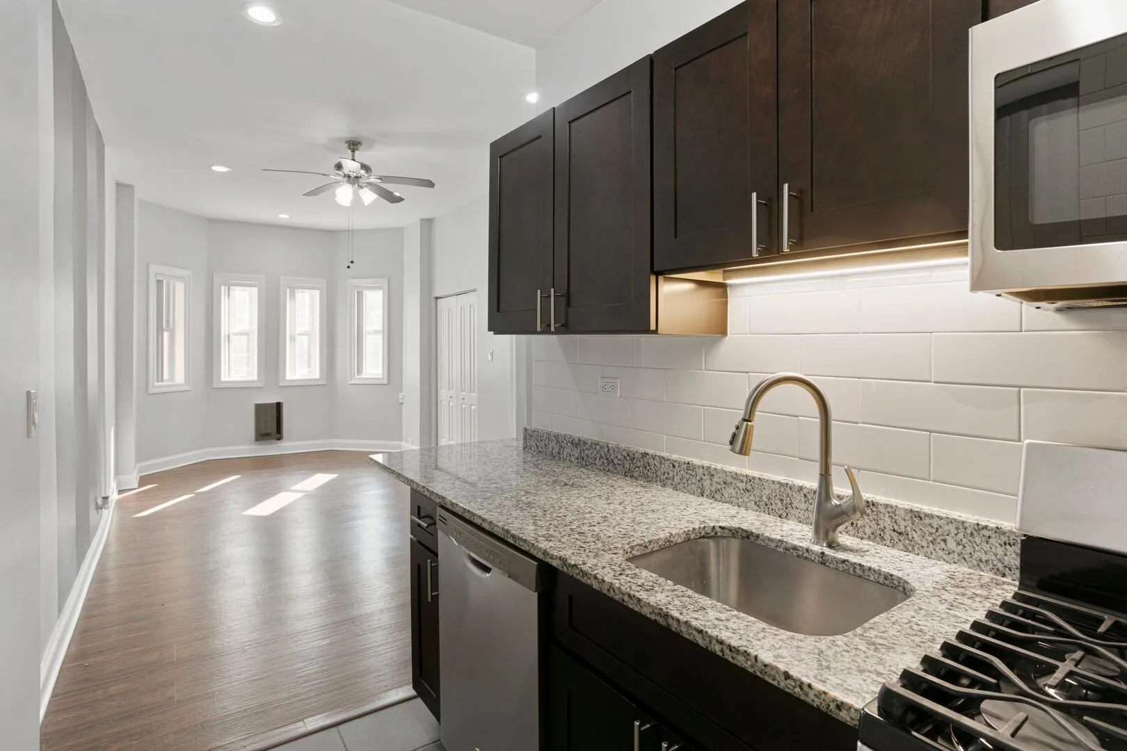 5860 N Kenmore Ave, , 60660, USA 60660-unit#101-Chicago-IL
