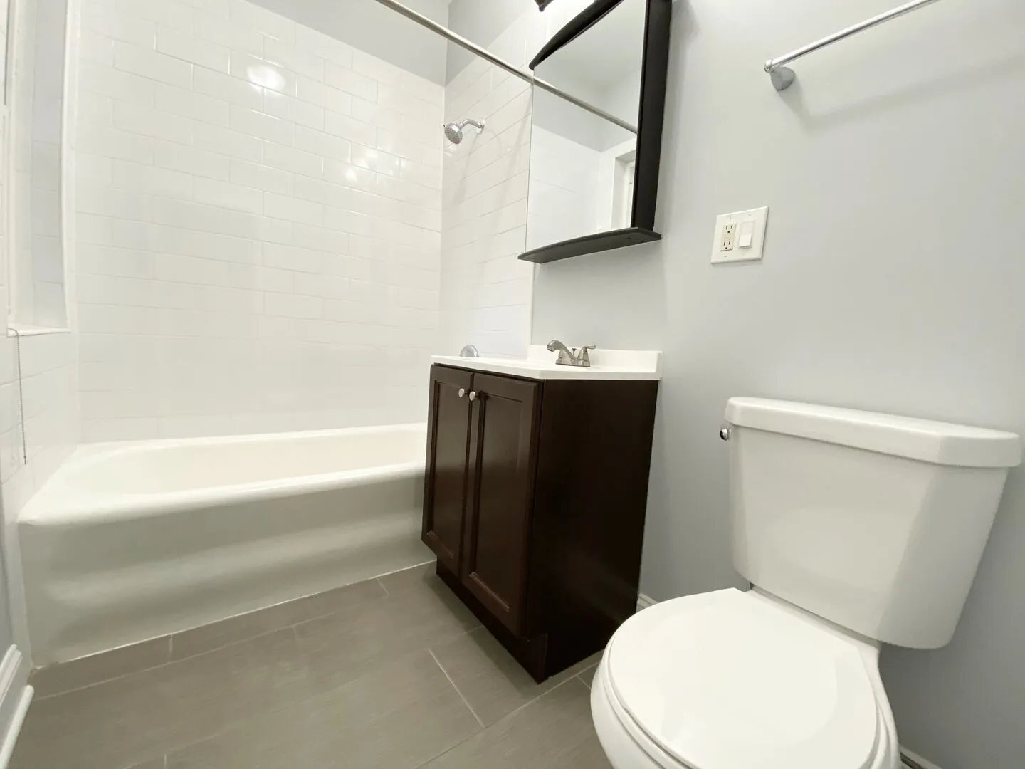 6102 N Winthrop Ave, , 60660, USA 60660-unit#2ND FLOOR-Chicago-IL