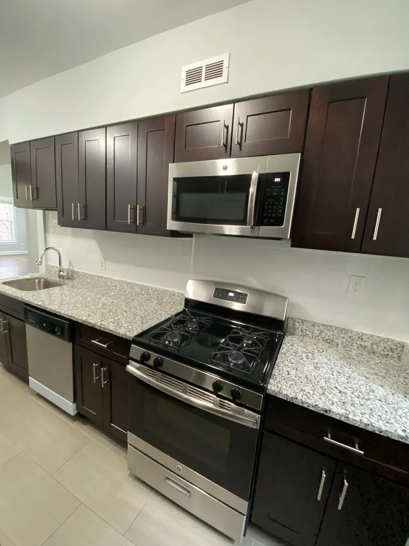 6102 N Winthrop Ave, , 60660, USA 60660-unit#2ND FLOOR-Chicago-IL